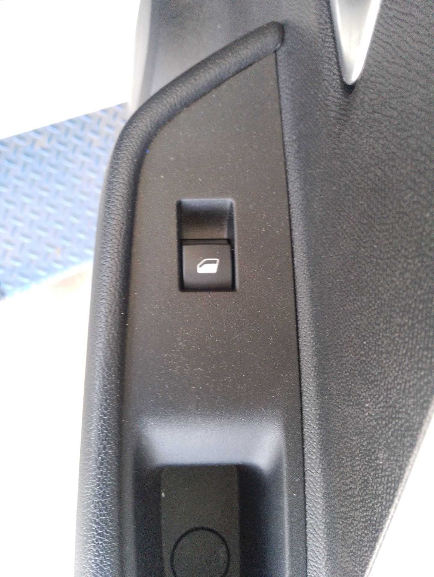 Recambio de mando elevalunas trasero derecho para opel astra l (ov5) 1.2 (fphnsl, fphnsr) referencia OEM IAM 98044803ZD  