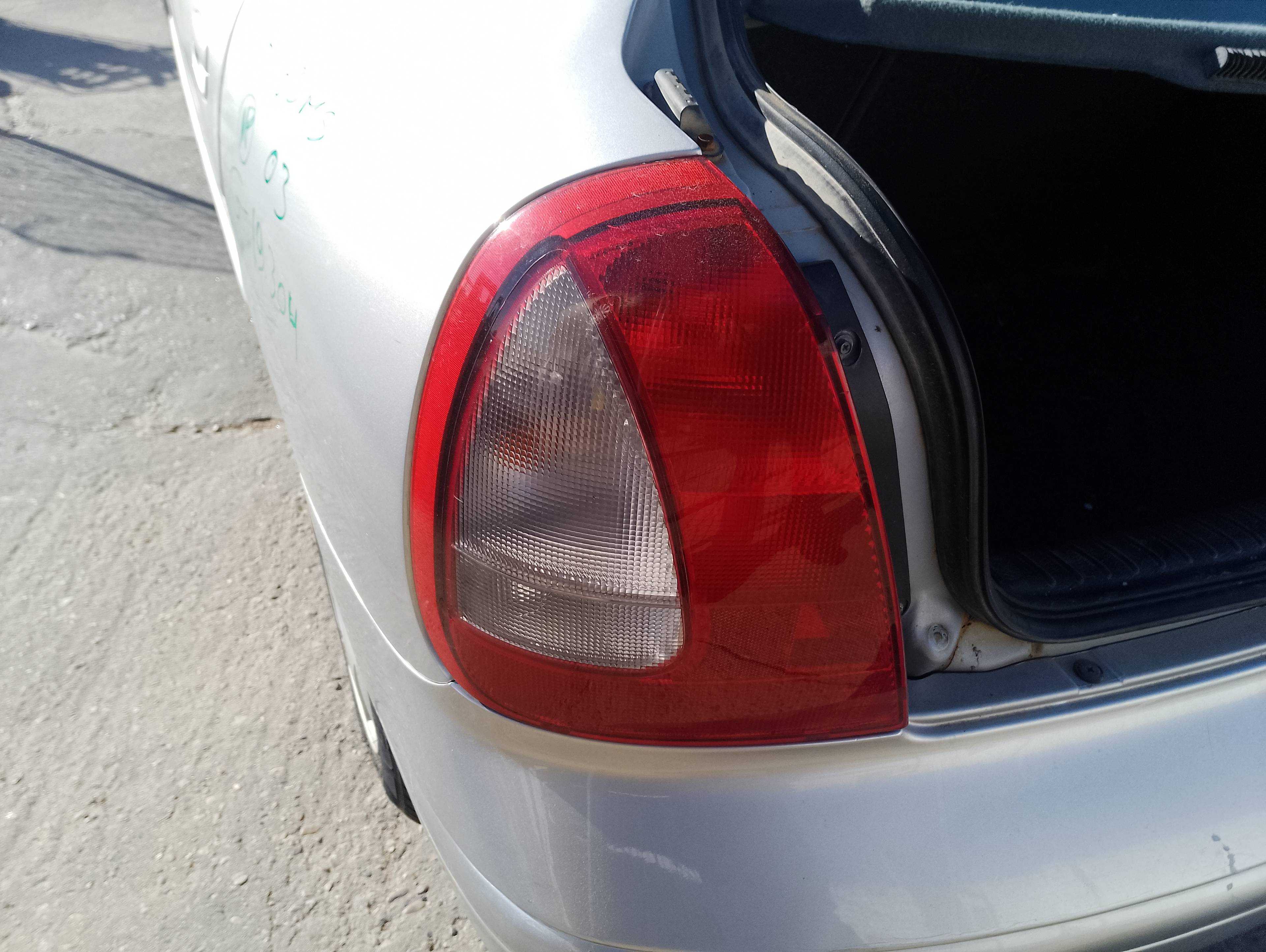 Recambio de piloto trasero izquierdo para daewoo nubira berlina se (1999) referencia OEM IAM   