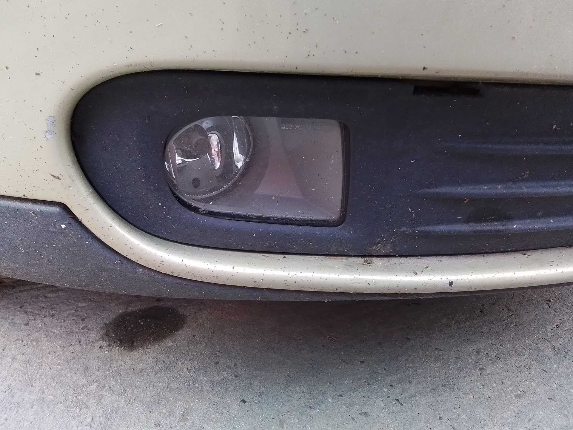 Recambio de faro antiniebla derecho para volvo v50 familiar 1.6 diesel cat referencia OEM IAM   