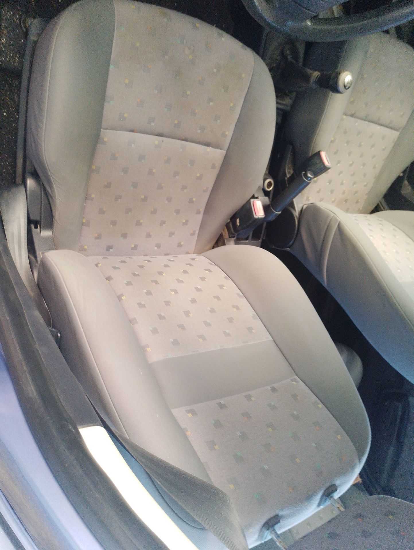 Recambio de asiento delantero izquierdo para hyundai getz (tb) 1.1 referencia OEM IAM   