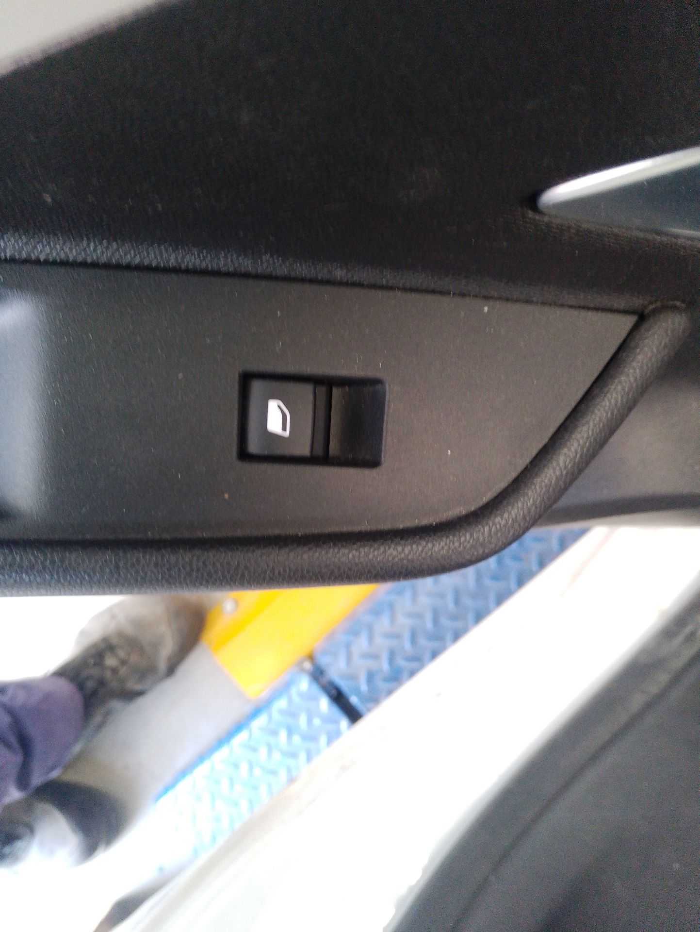 Recambio de mando elevalunas trasero izquierdo para opel astra l (ov5) 1.2 (fphnsl, fphnsr) referencia OEM IAM 98044803ZD  