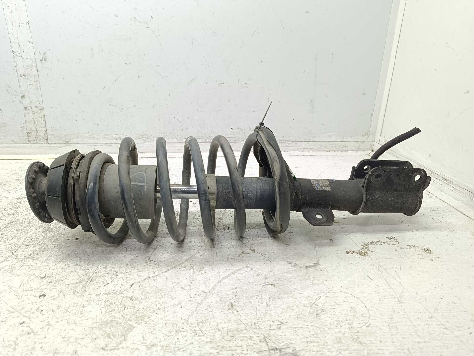 Recambio de amortiguador delantero derecho para chevrolet nubira berlina 1.8 cat referencia OEM IAM 111500317152  