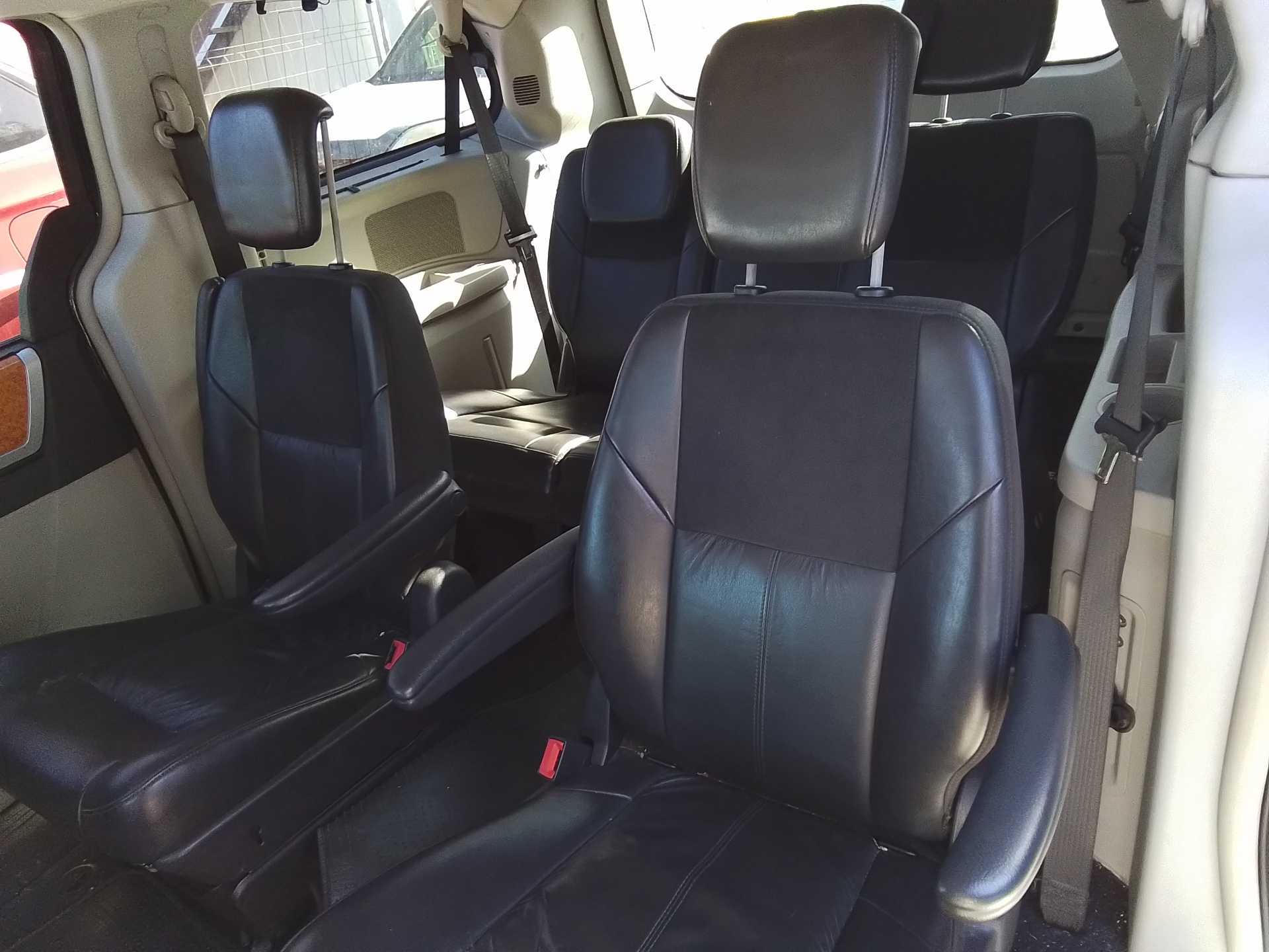Recambio de asientos traseros para chrysler grand voyager limited referencia OEM IAM   