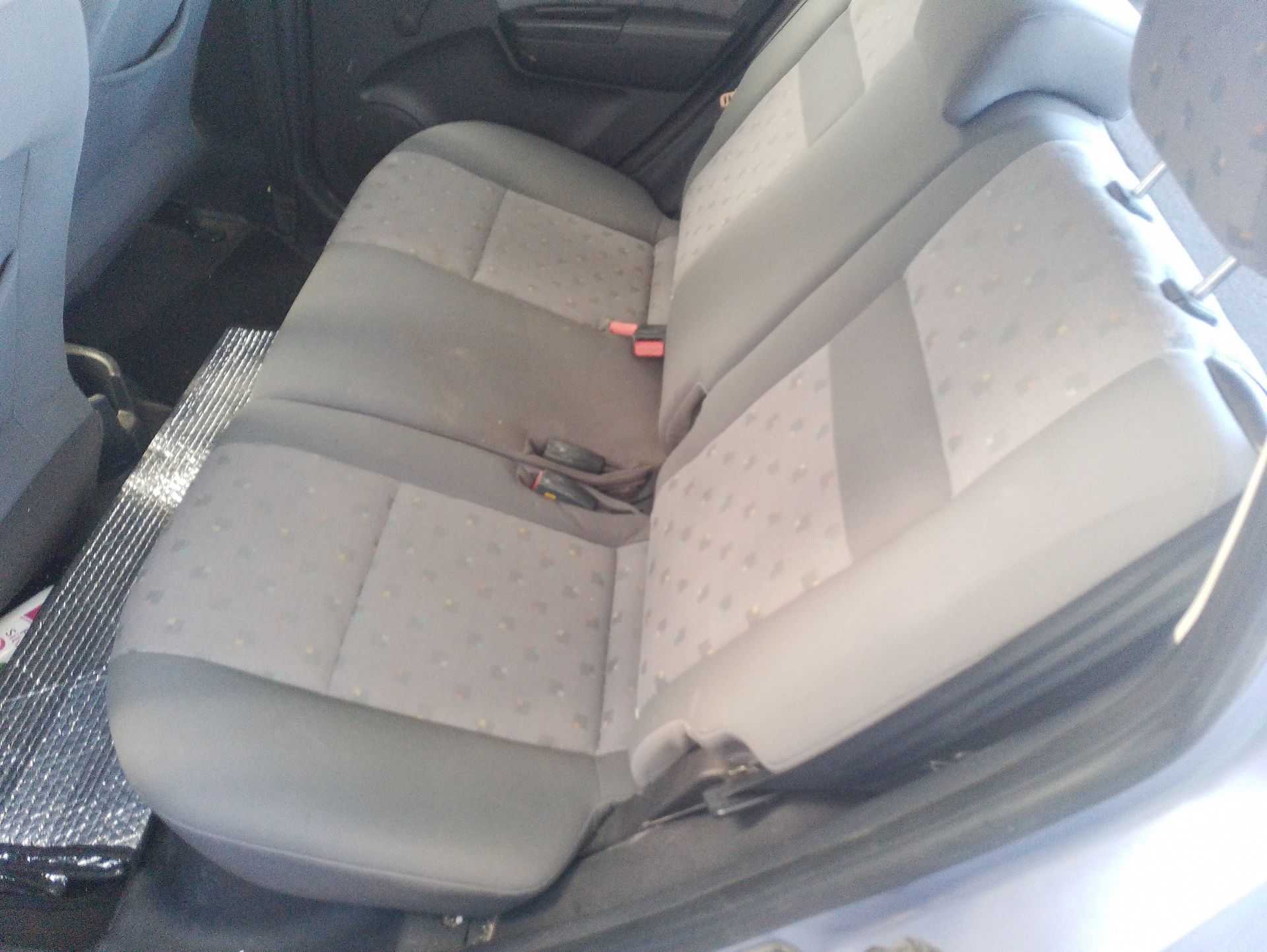 Recambio de asientos traseros para hyundai getz (tb) 1.1 referencia OEM IAM   