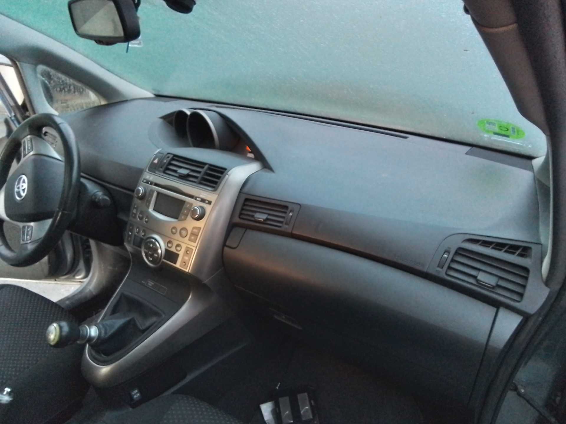 Recambio de salpicadero para toyota verso advance referencia OEM IAM   