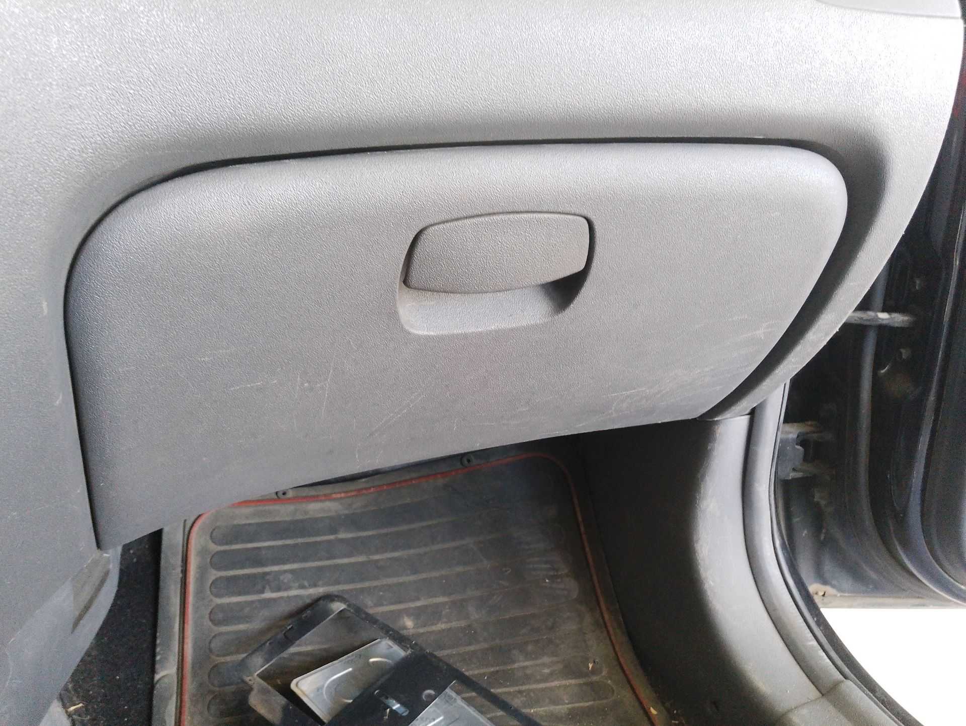 Recambio de guantera para kia rio ii sedán (jb) 1.4 16v referencia OEM IAM 845101G500XI  