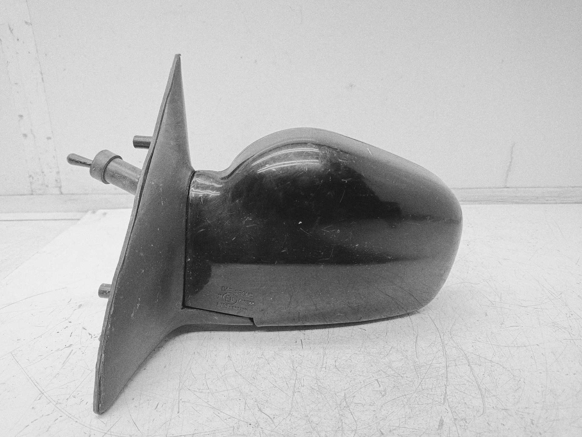 Recambio de retrovisor izquierdo para ssangyong musso 2.3 turbodiesel cat referencia OEM IAM E11015200  