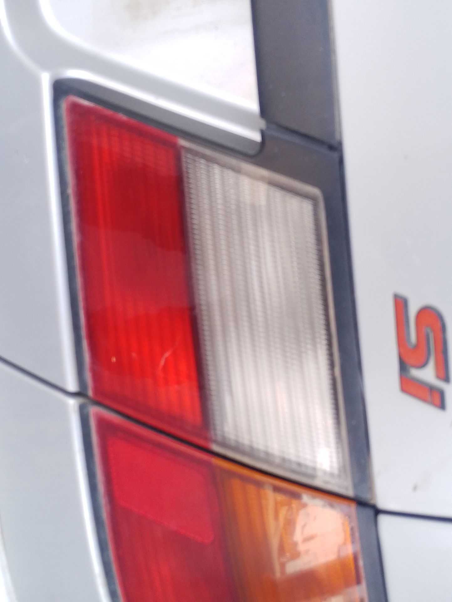 Recambio de piloto porton trasero derecho para nissan primera (p11) 1.6 16v referencia OEM IAM   