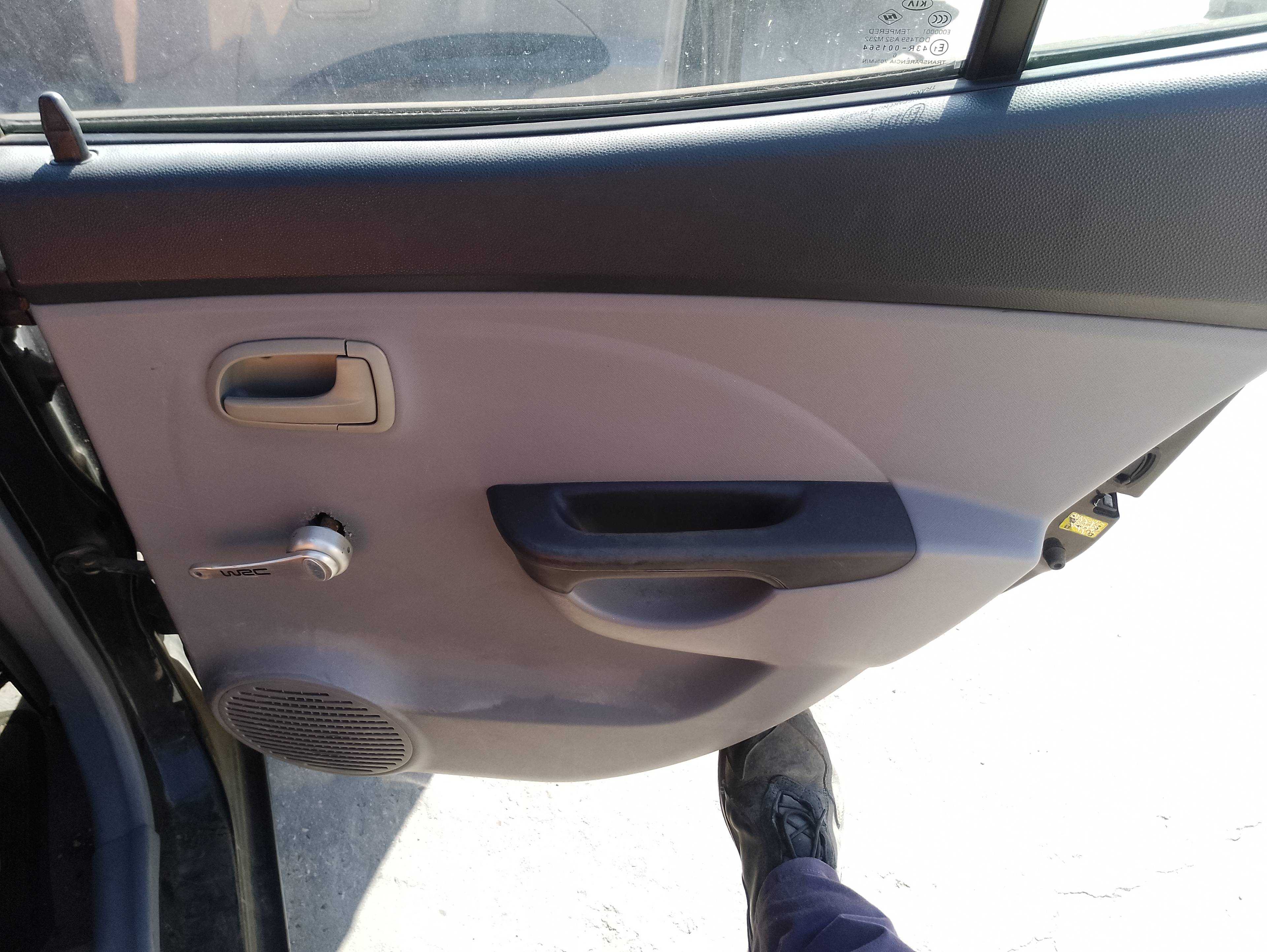 Recambio de guarnecido puerta trasera derecha para kia picanto 1.0 concept referencia OEM IAM   