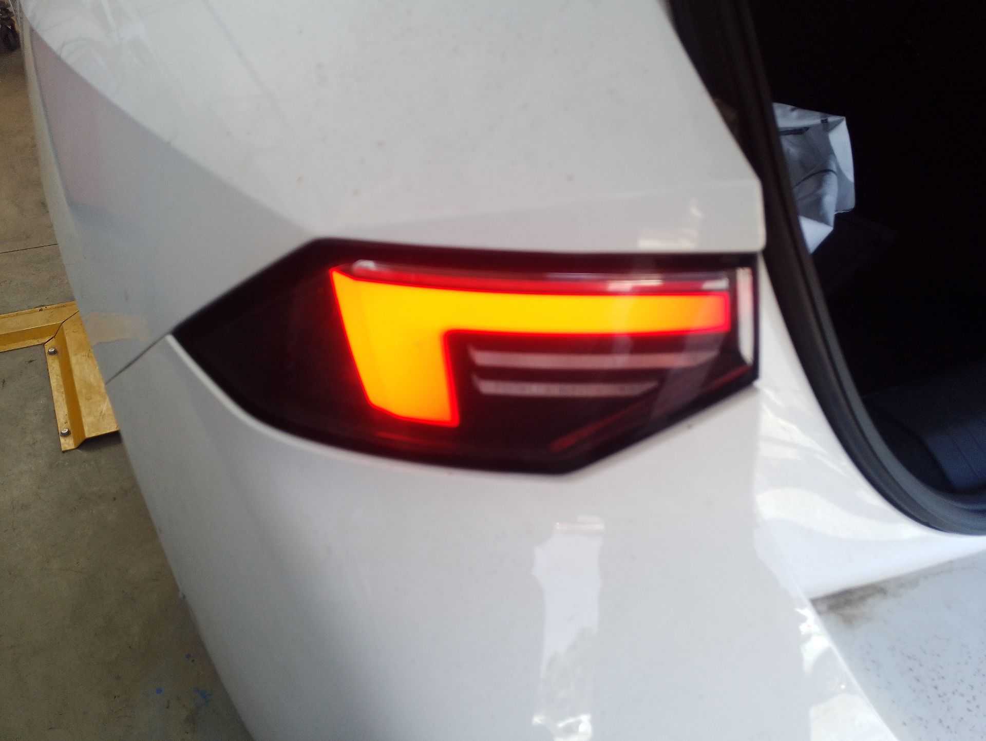 Recambio de piloto trasero izquierdo para opel astra l (ov5) 1.2 (fphnsl, fphnsr) referencia OEM IAM 9839298480  