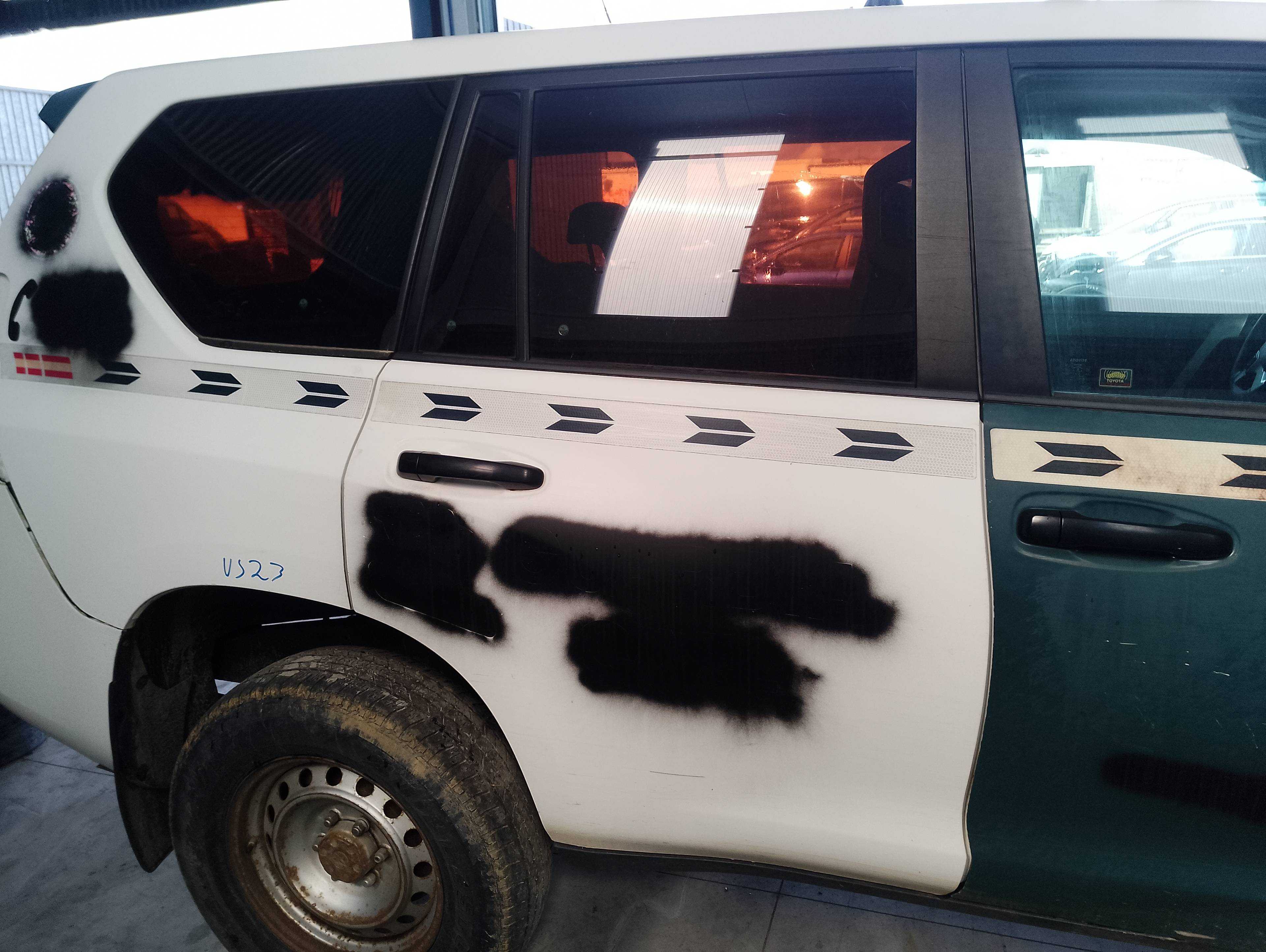 Recambio de puerta trasera derecha para toyota land cruiser (j15) basis referencia OEM IAM   