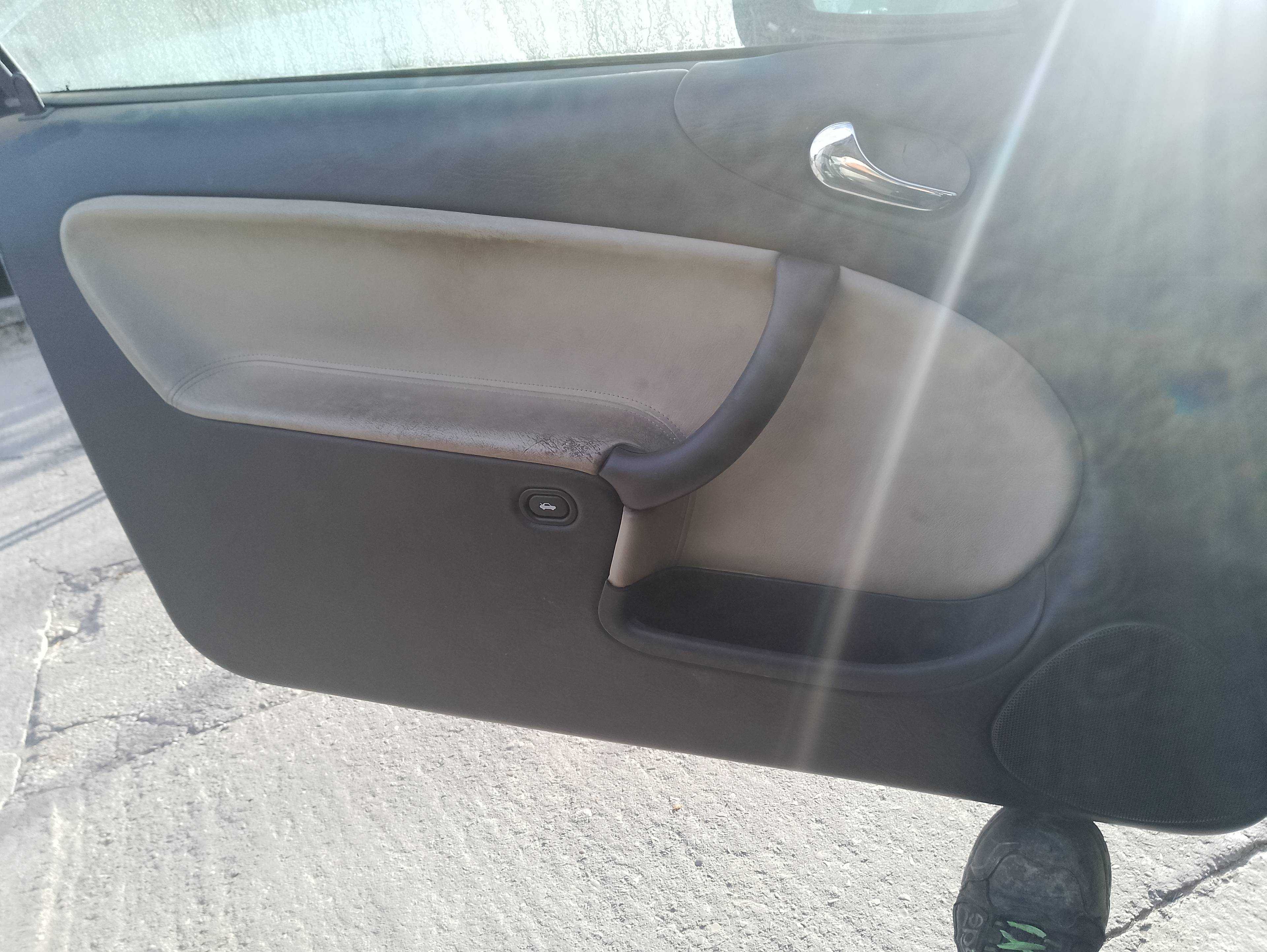 Recambio de guarnecido puerta delantera izquierda para saab 900 berlina 2.0 cat referencia OEM IAM   