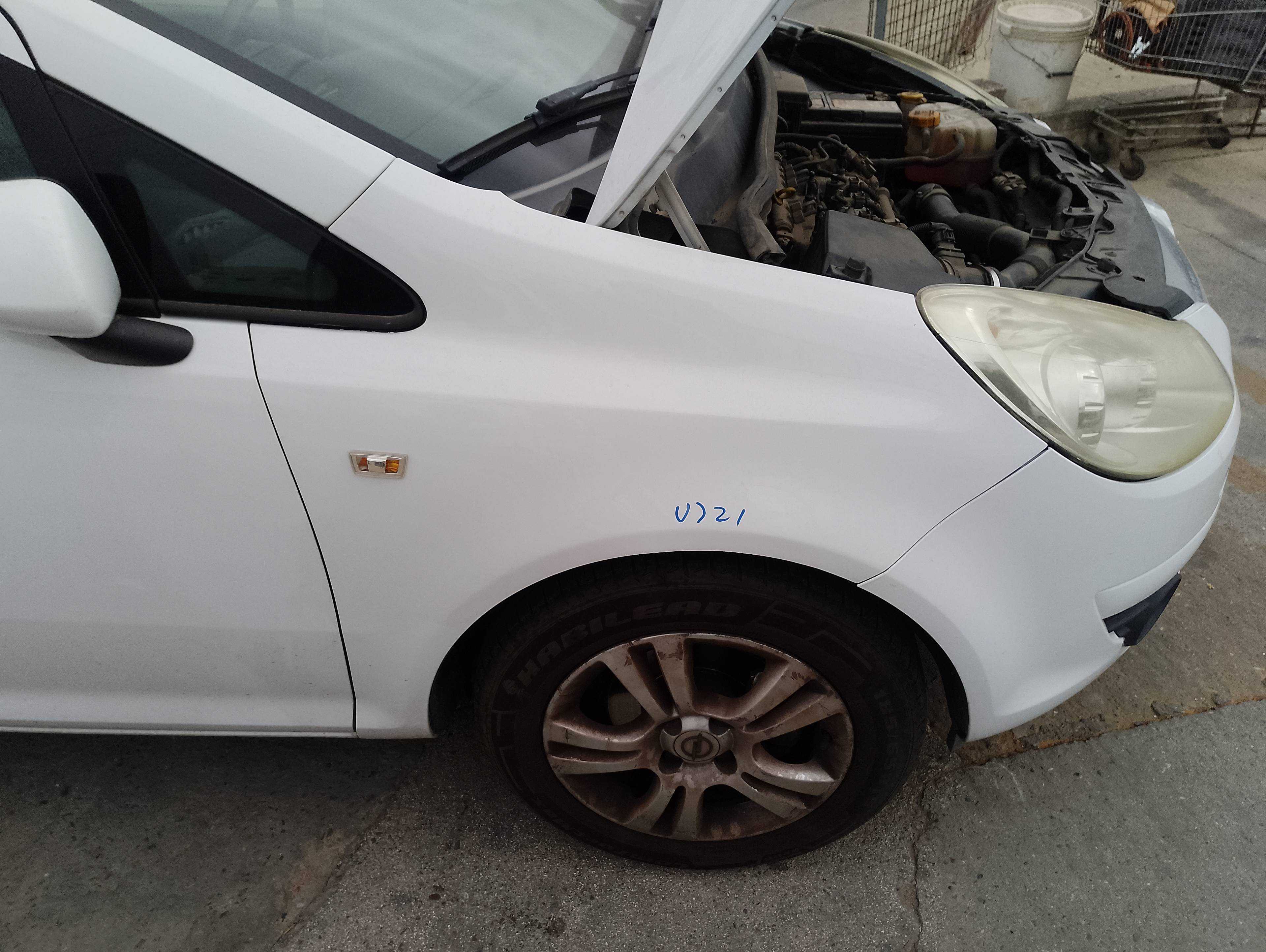Recambio de aleta delantera derecha para opel corsa d ´´111 years´´ referencia OEM IAM   