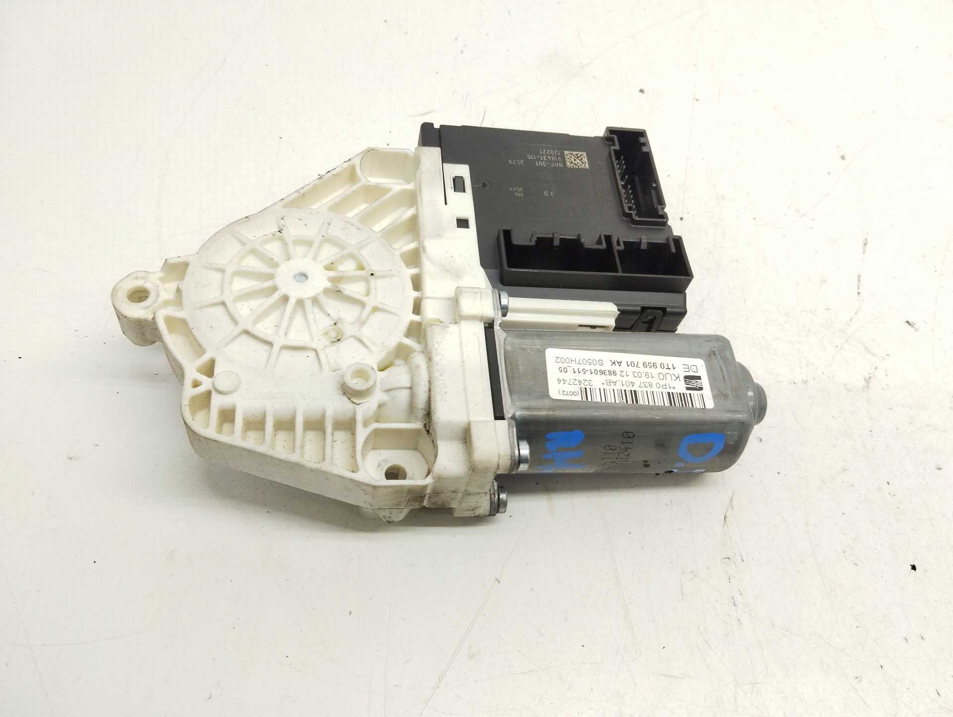 Recambio de motor elevalunas delantero izquierdo para seat leon (1p1) 1.6 tdi referencia OEM IAM 1P0837401AB 1T0959701AK 