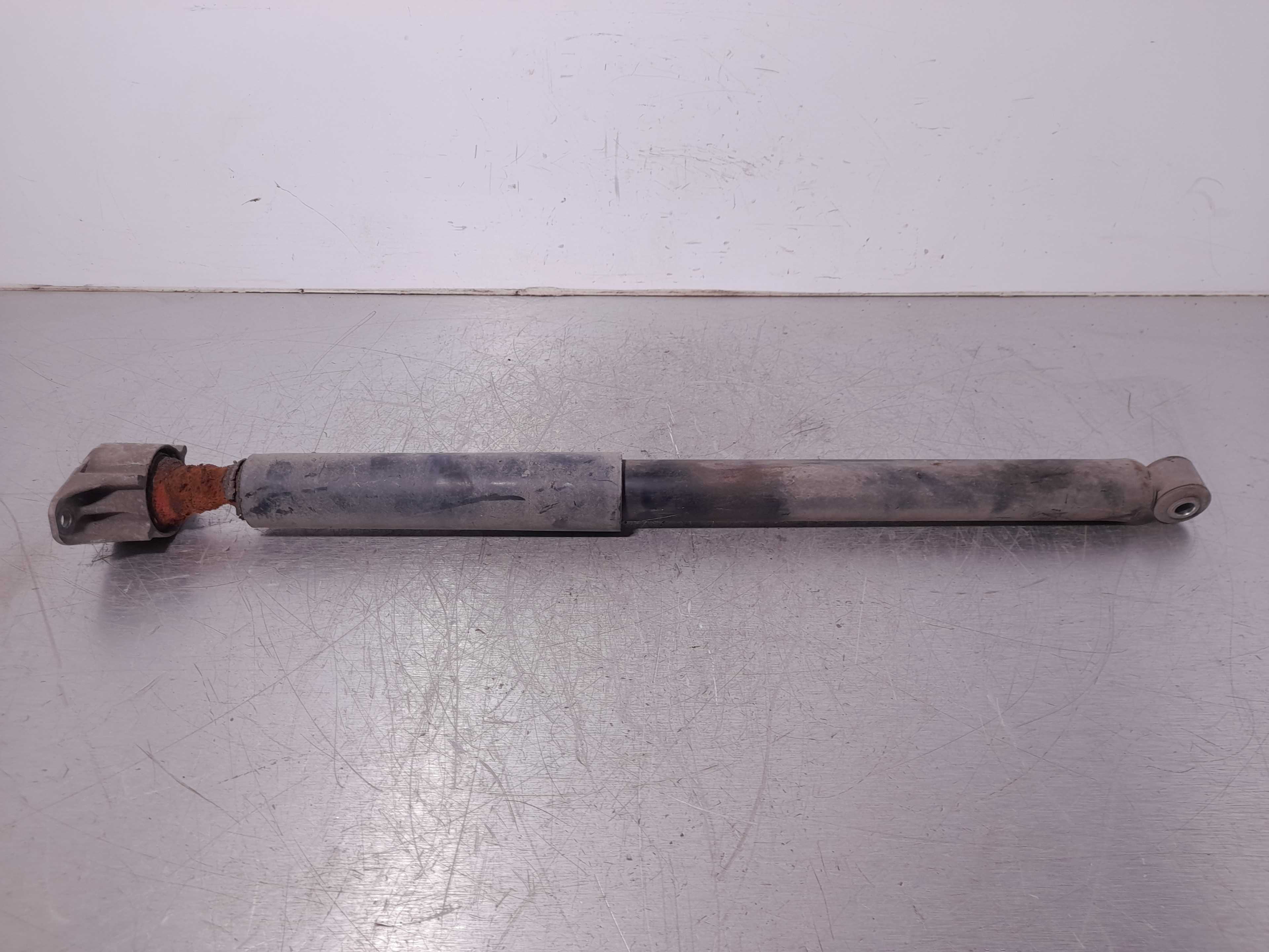 Recambio de amortiguador trasero izquierdo para ford focus berlina (cap) s referencia OEM IAM  1681184 