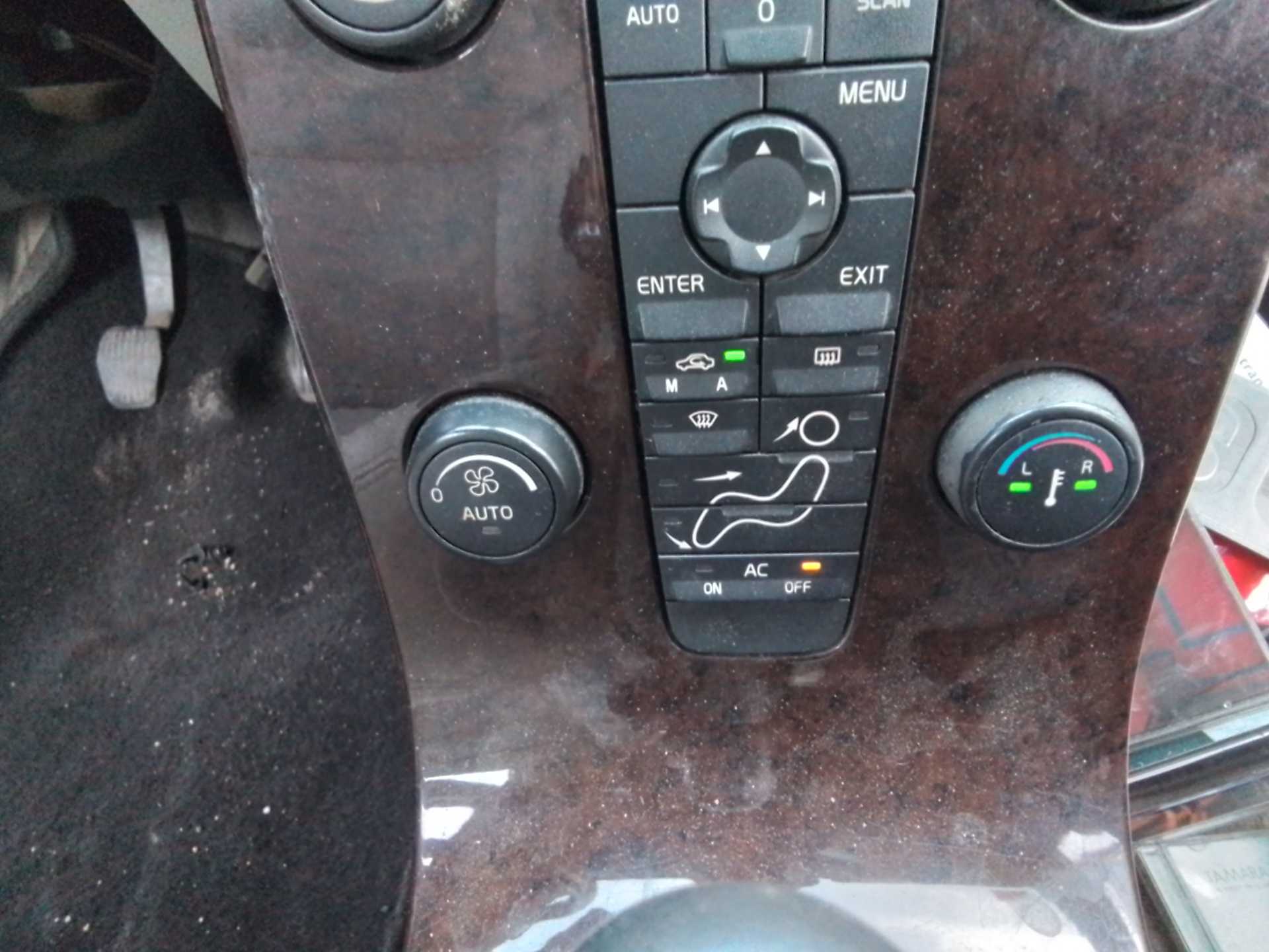 Recambio de mando climatizador para volvo v50 familiar 1.6 diesel cat referencia OEM IAM   