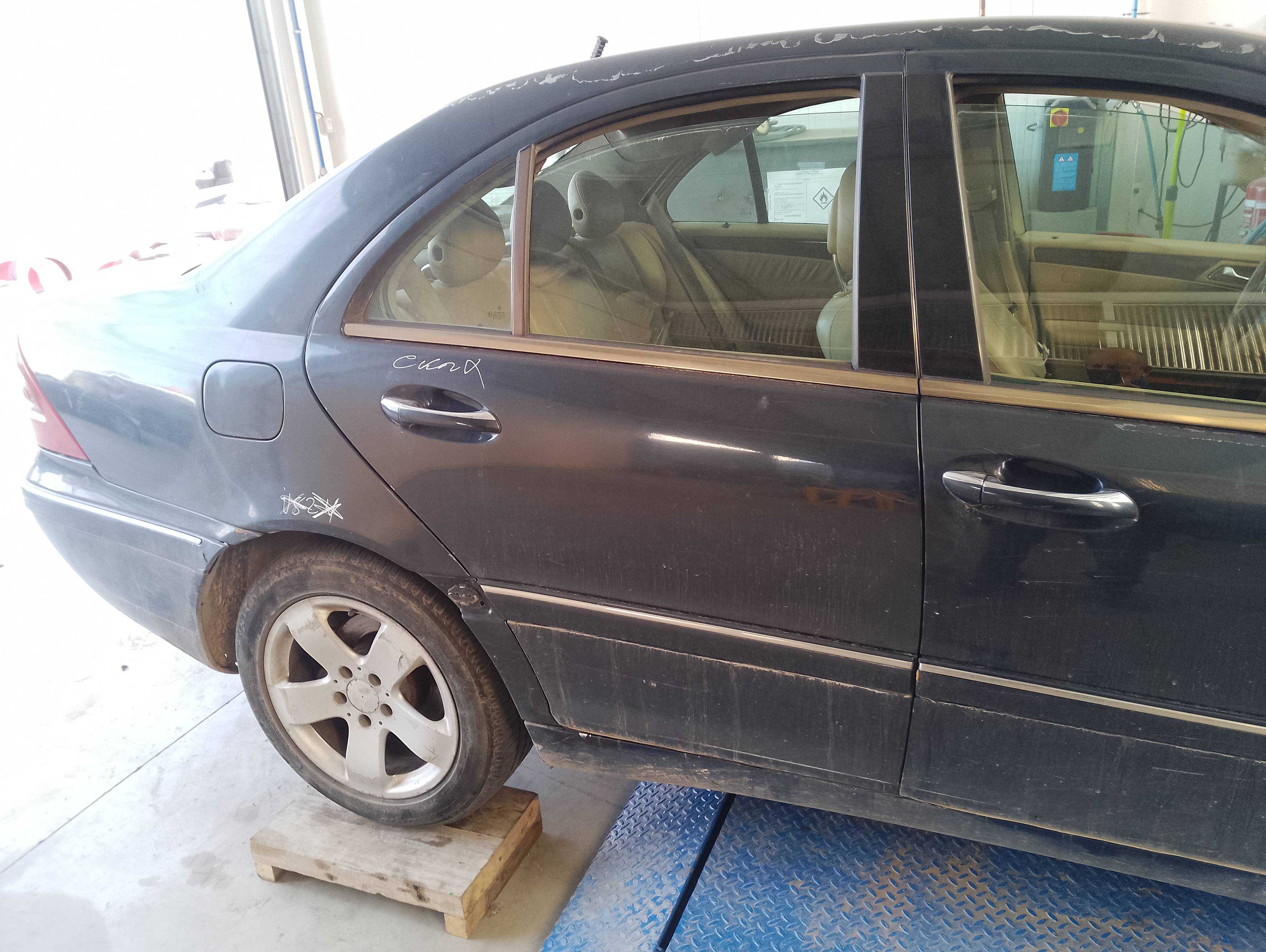 Recambio de puerta trasera derecha para mercedes-benz clase c (w203) berlina 200 cdi (203.004) referencia OEM IAM   