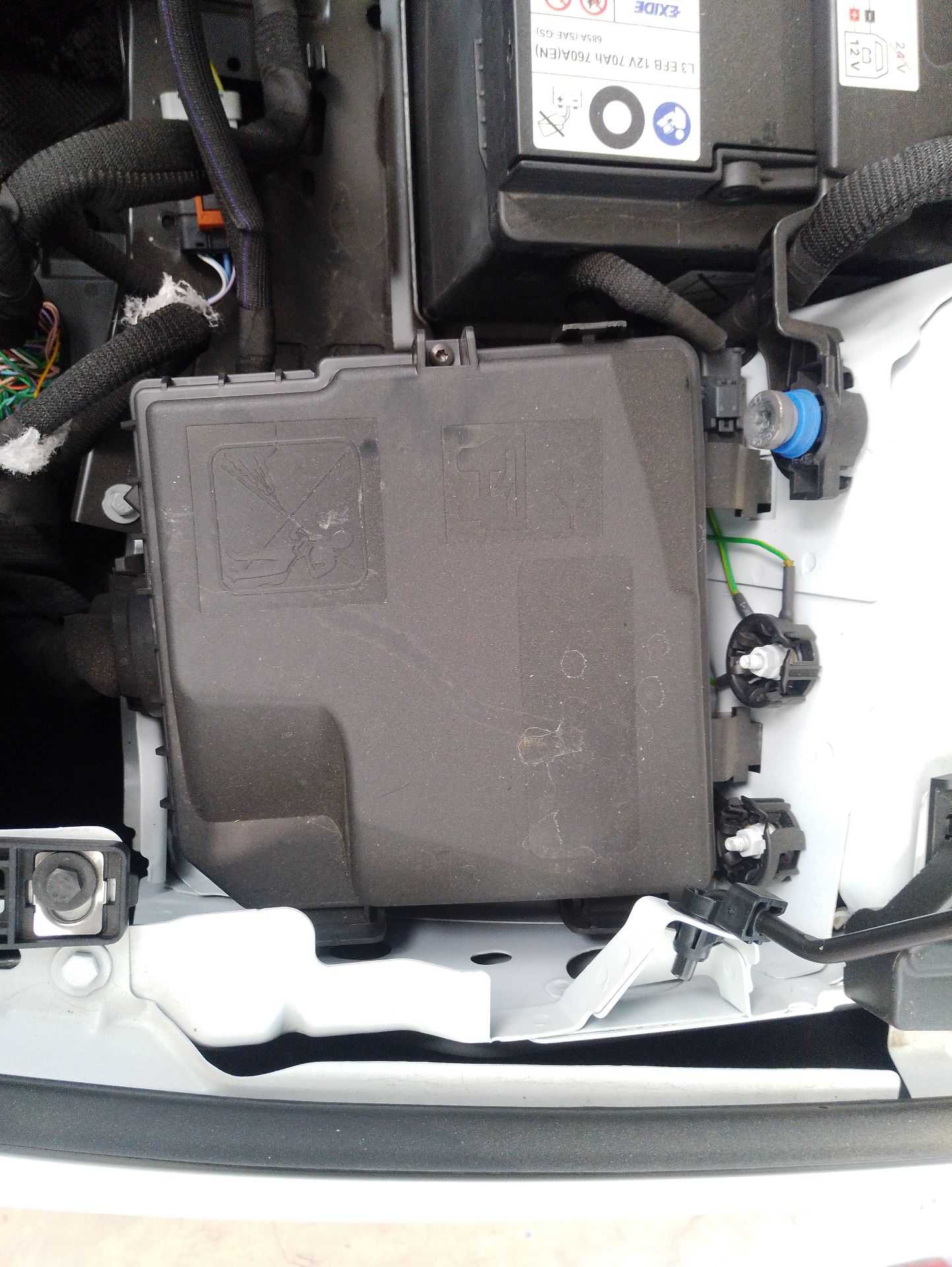 Recambio de caja reles / fusibles para opel astra l (ov5) 1.2 (fphnsl, fphnsr) referencia OEM IAM SN  