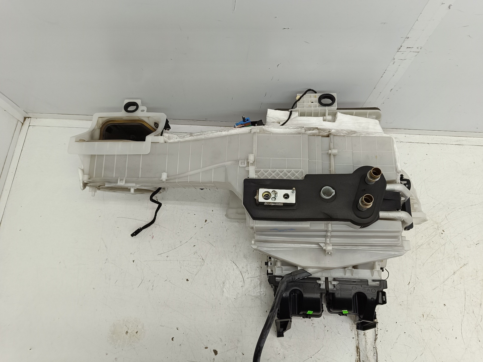 Recambio de caja calefaccion para peugeot 3008 active referencia OEM IAM 9811149580  
