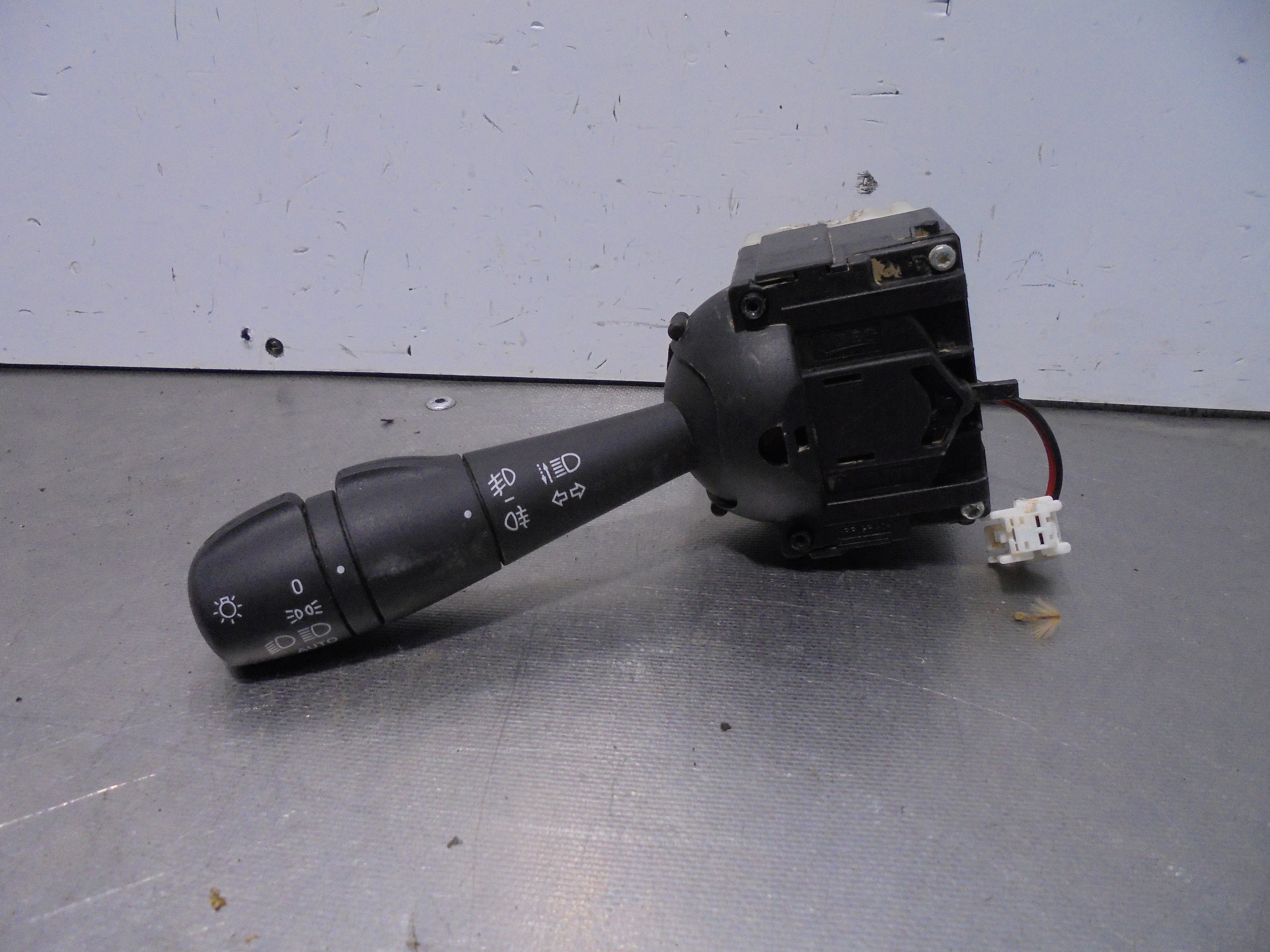 Recambio de mando intermitentes para renault clio iv grandtour dynamique referencia OEM IAM   
