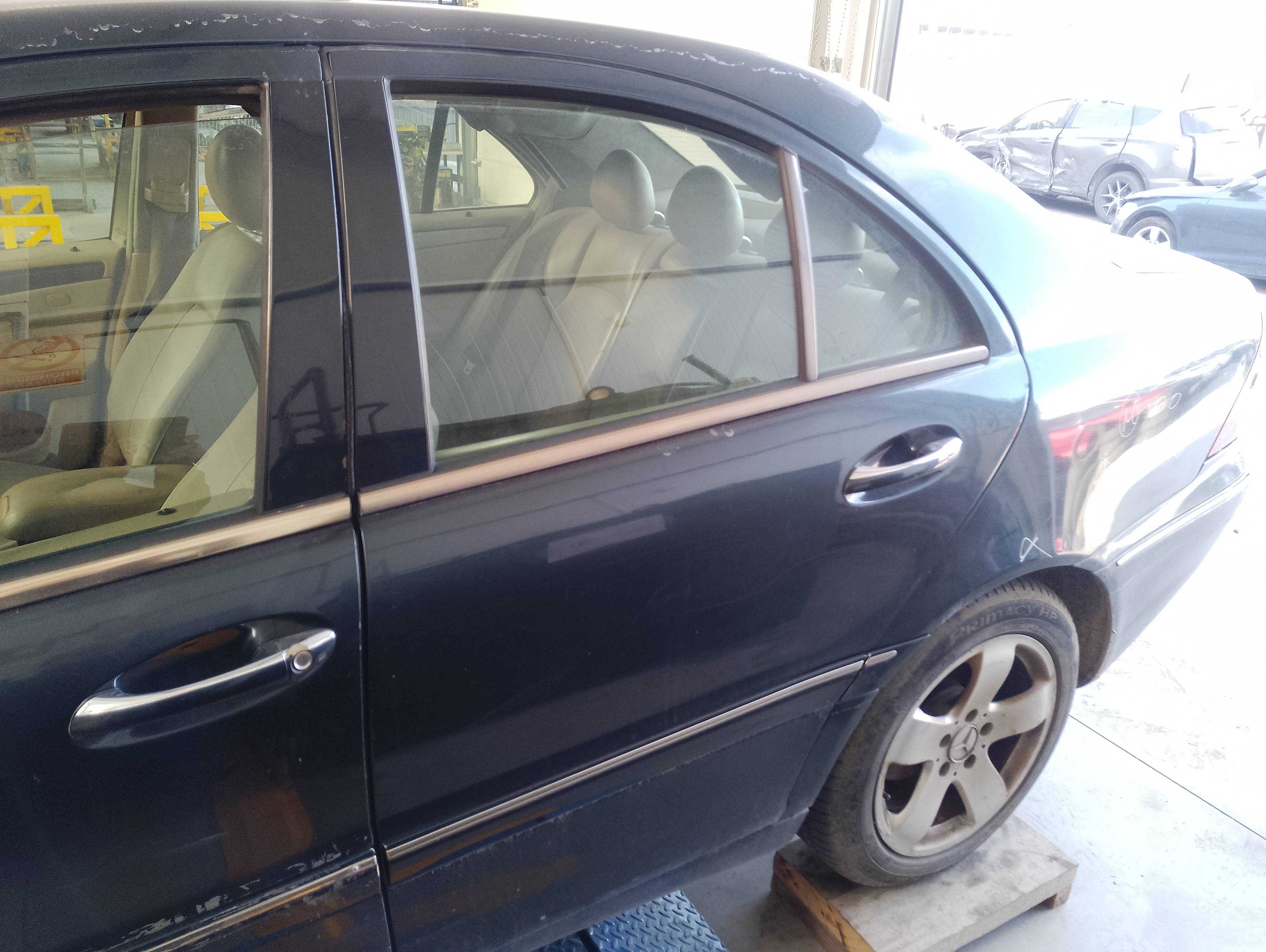 Recambio de puerta trasera izquierda para mercedes-benz clase c (w203) berlina 200 cdi (203.004) referencia OEM IAM   