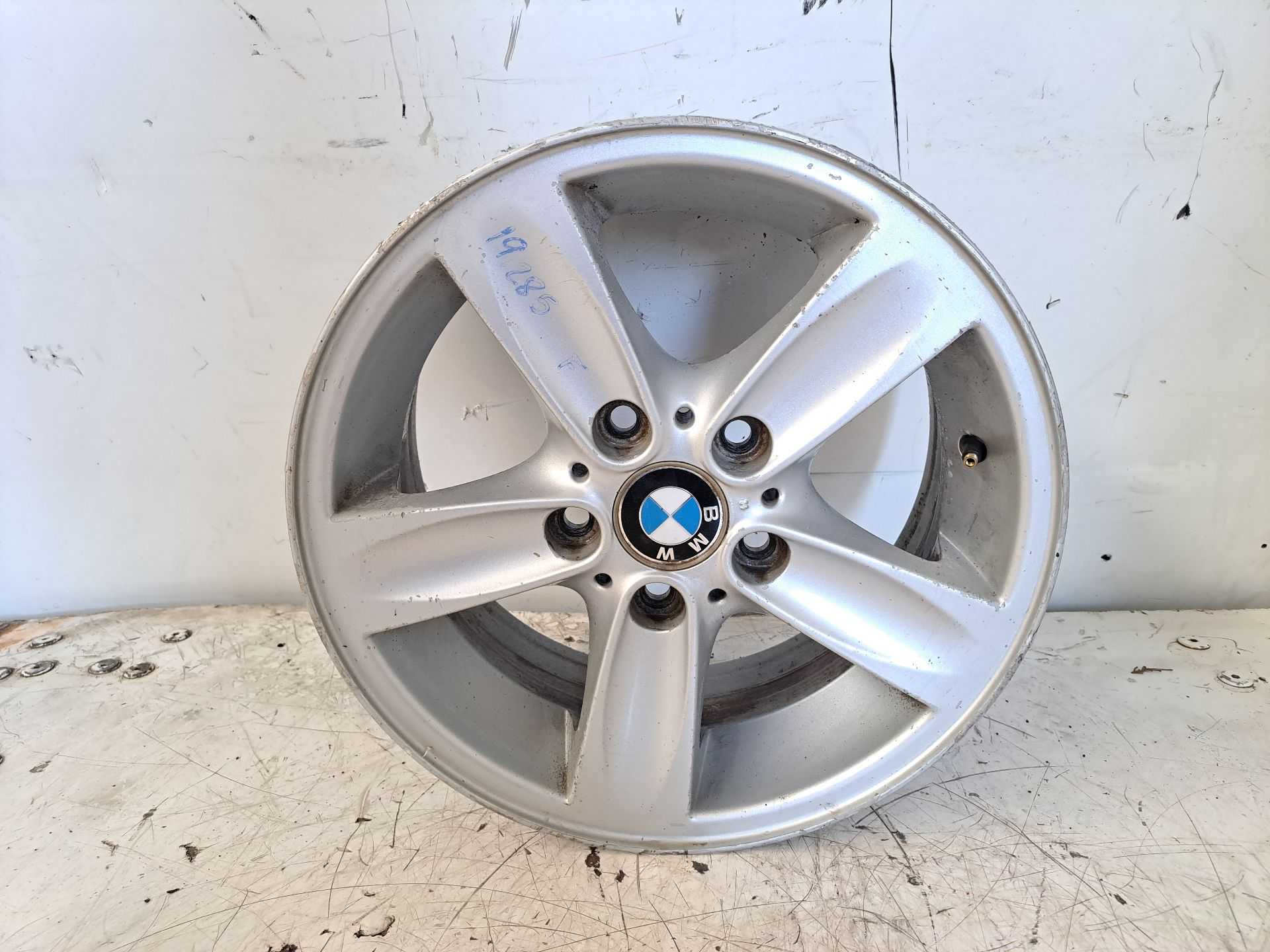 Recambio de llanta para bmw serie 1 berlina (e81/e87) 118d referencia OEM IAM r16 6775619 