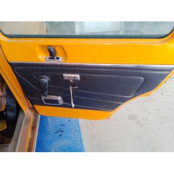 GUARNECIDO PUERTA TRASERA DERECHA 