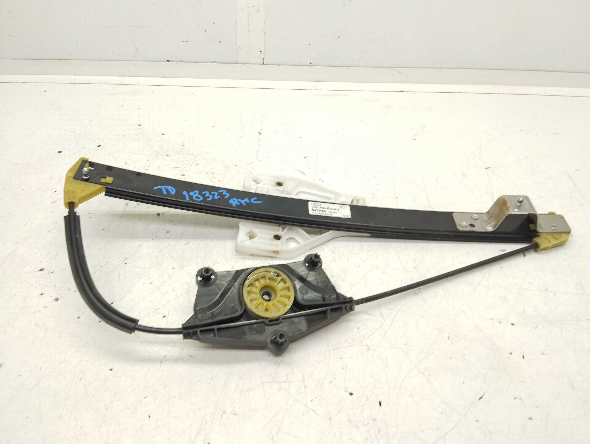 Recambio de elevalunas trasero derecho para audi q3 (8ug) attraction referencia OEM IAM 8U0839462 928903106 BROSE