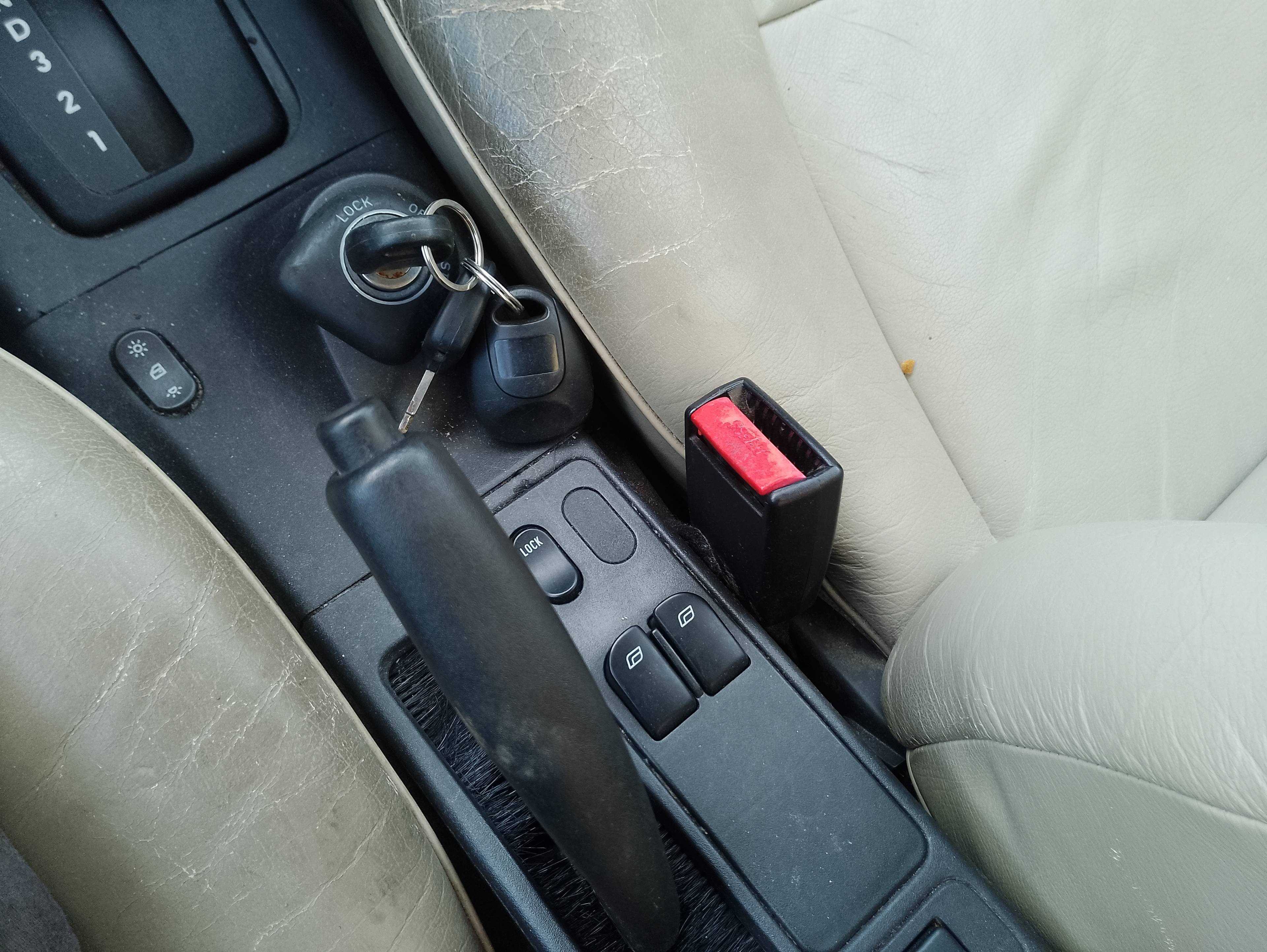 Recambio de mando elevalunas delantero derecho para saab 900 berlina 2.0 cat referencia OEM IAM   
