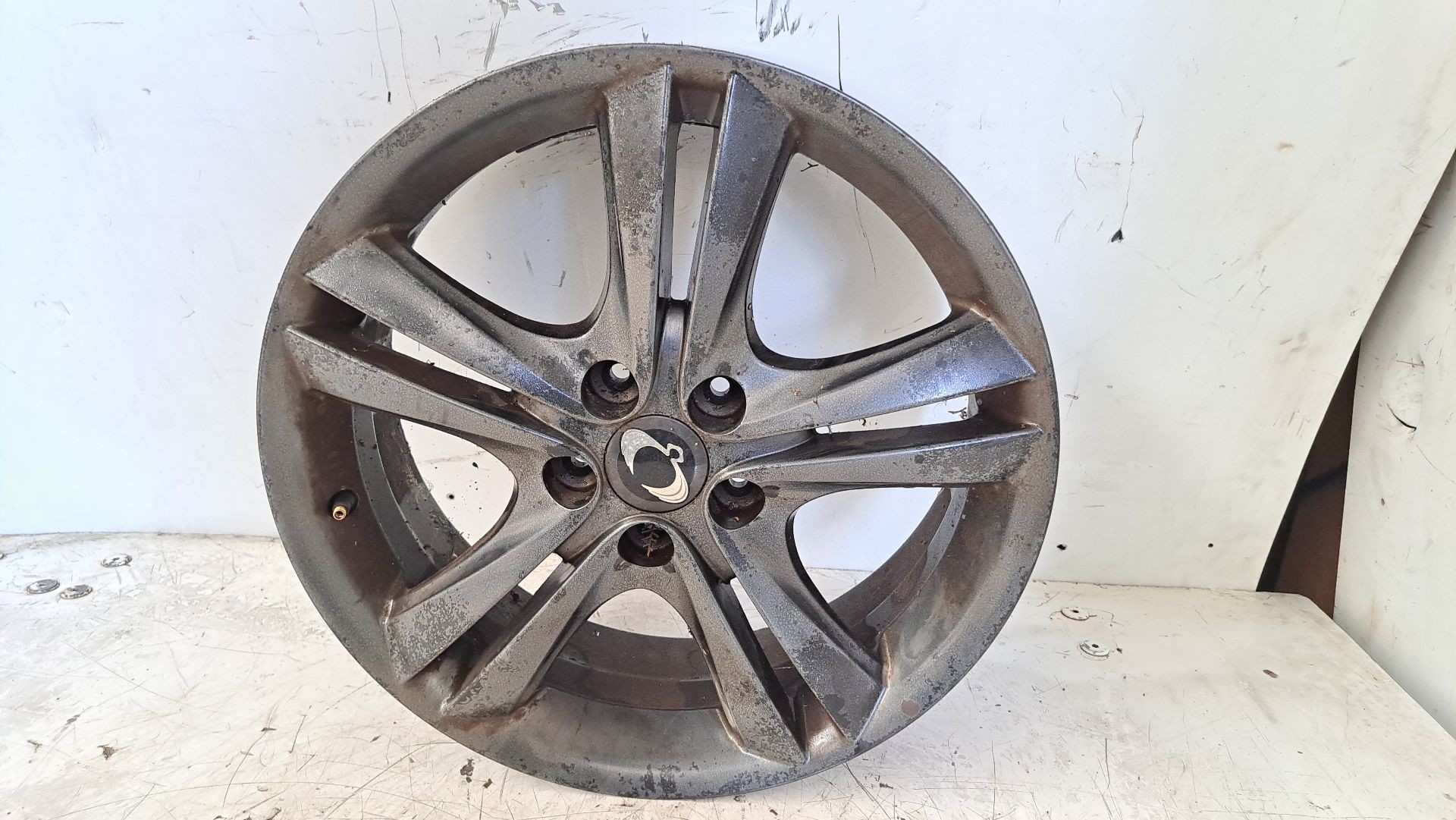Recambio de llanta para ssangyong korando 2.0 td cat referencia OEM IAM r18 4173034220 