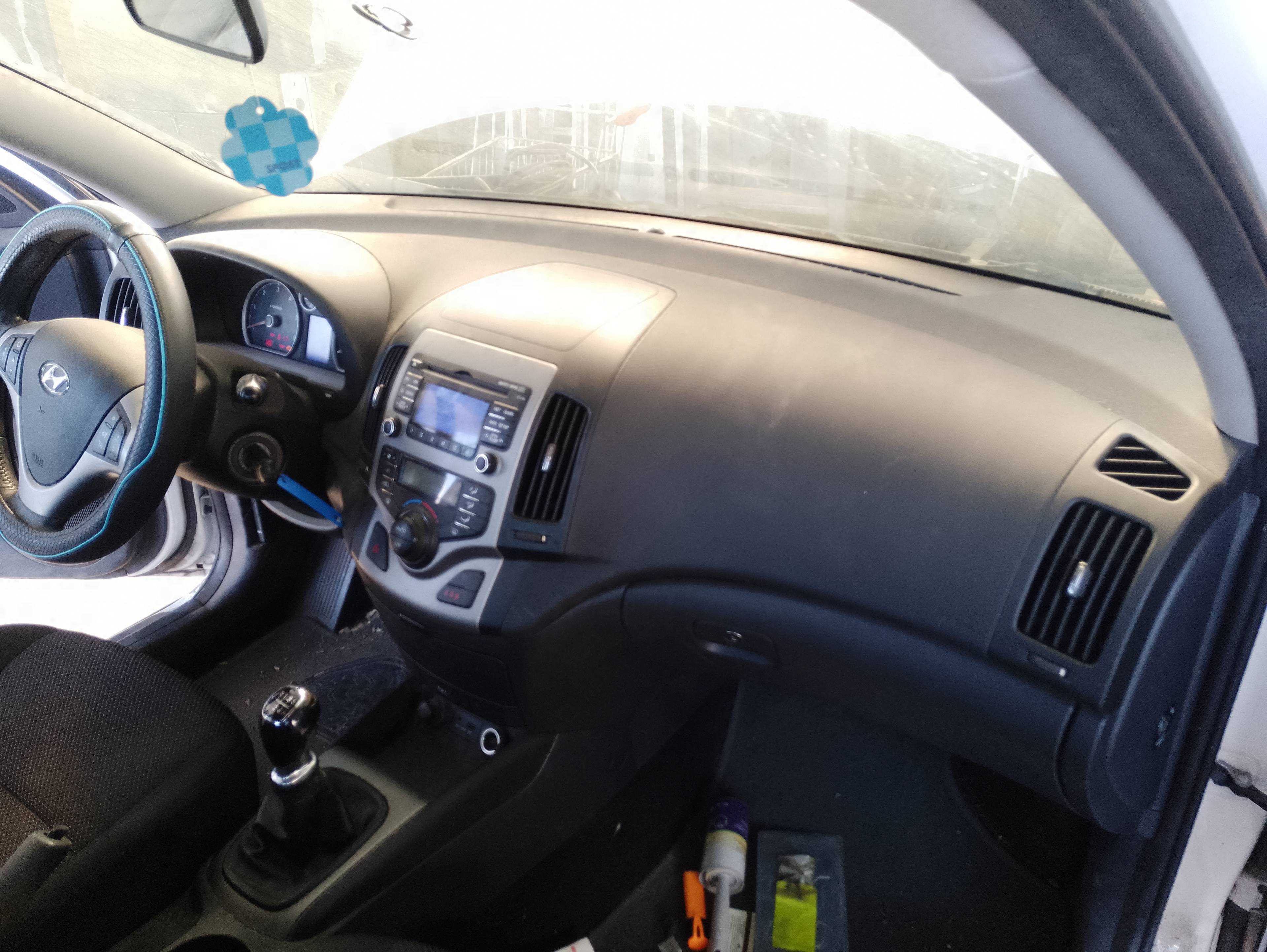 Recambio de salpicadero para hyundai i30 classic referencia OEM IAM   