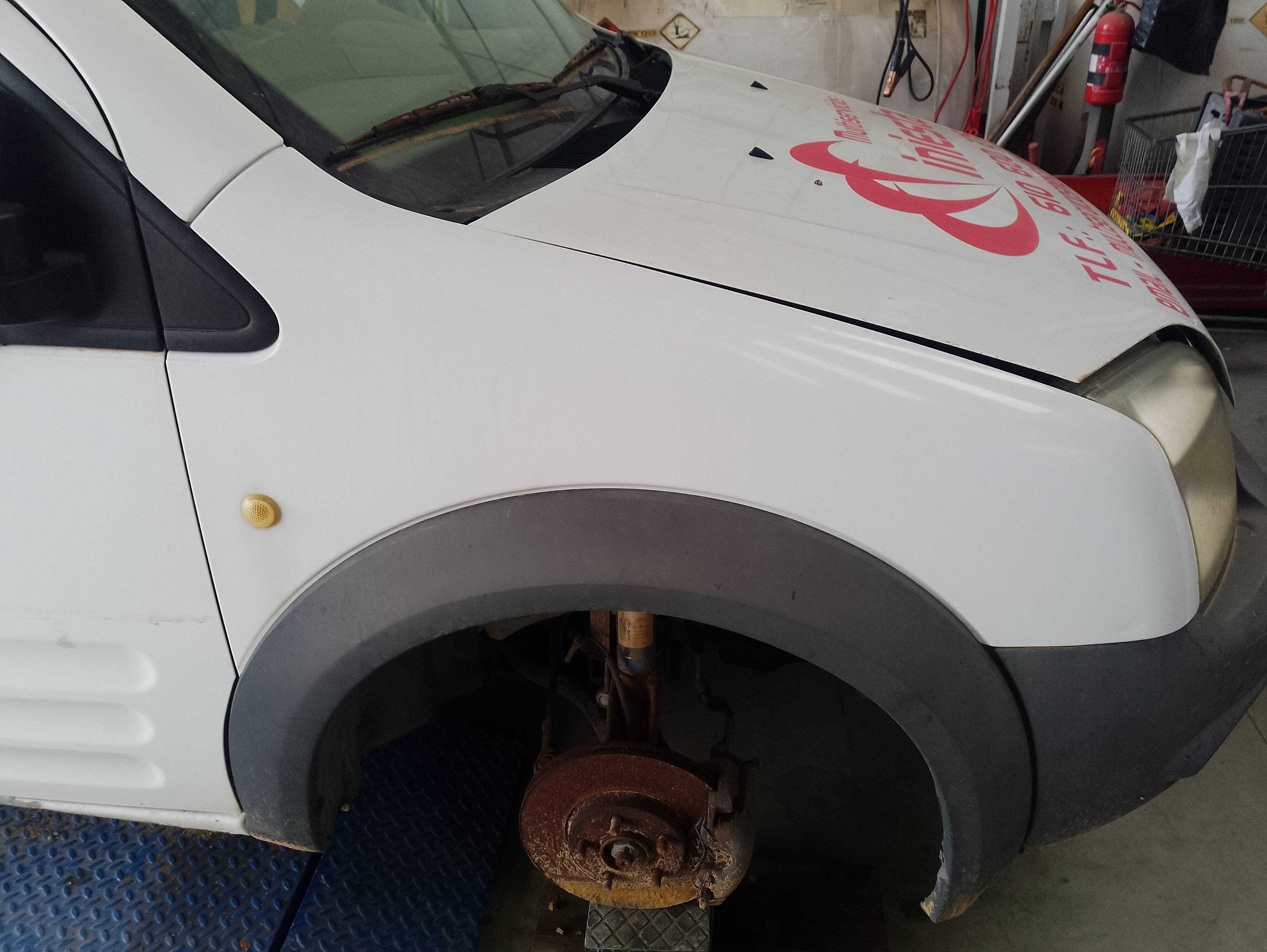 Recambio de aleta delantera derecha para ford tourneo connect (tc7) kombi corta (2009) referencia OEM IAM   