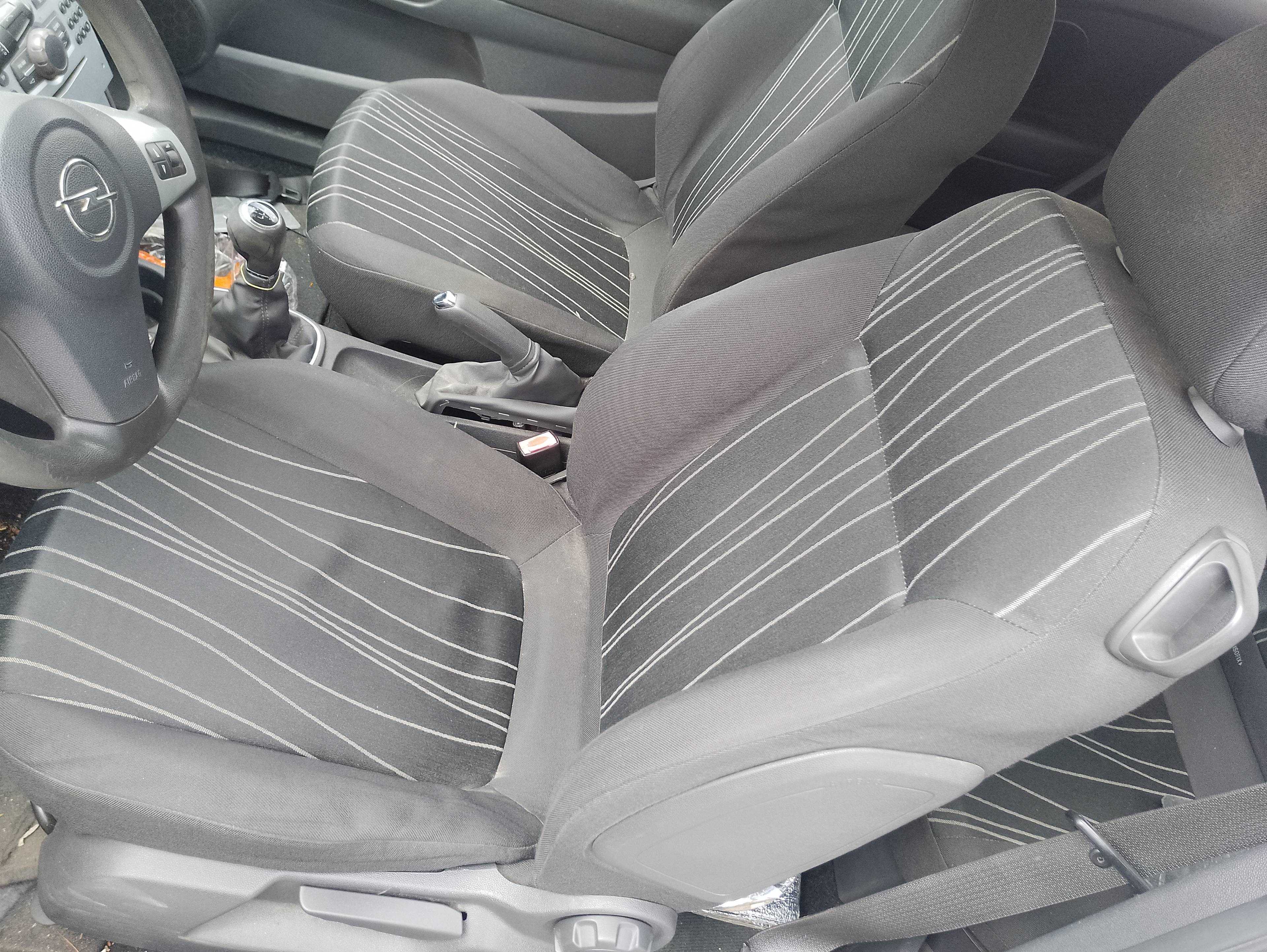 Recambio de asiento delantero izquierdo para opel corsa d ´´111 years´´ referencia OEM IAM   