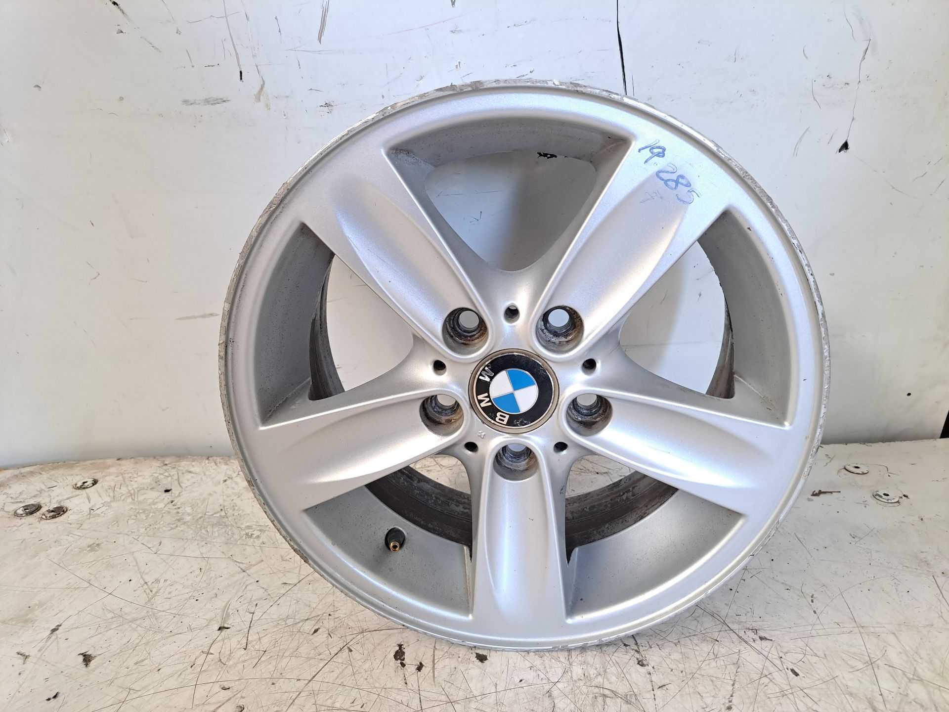 Recambio de llanta para bmw serie 1 berlina (e81/e87) 118d referencia OEM IAM r16 6775619 