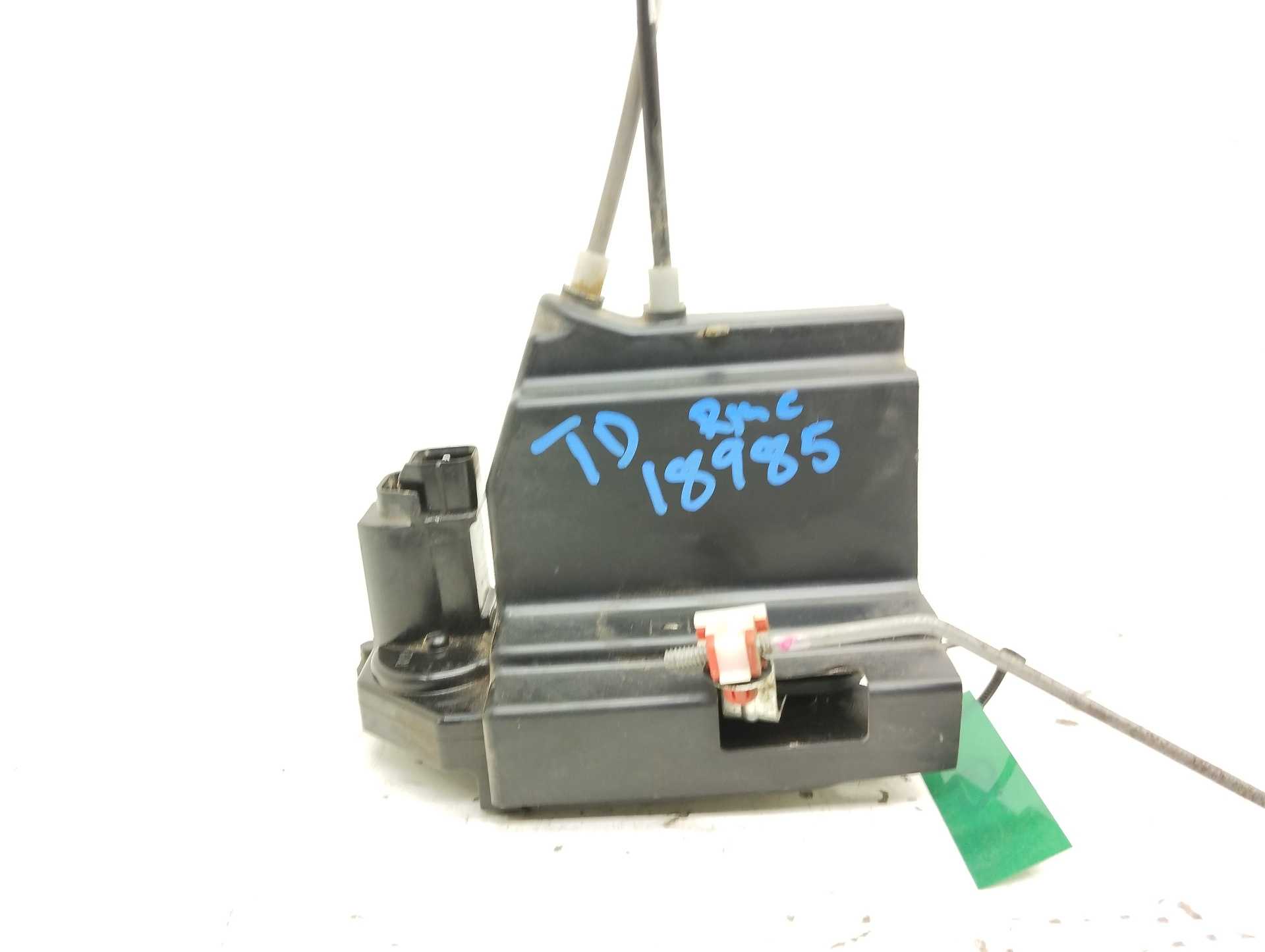 Recambio de cerradura puerta trasera derecha para ssangyong actyon 200 xdi referencia OEM IAM A045035  