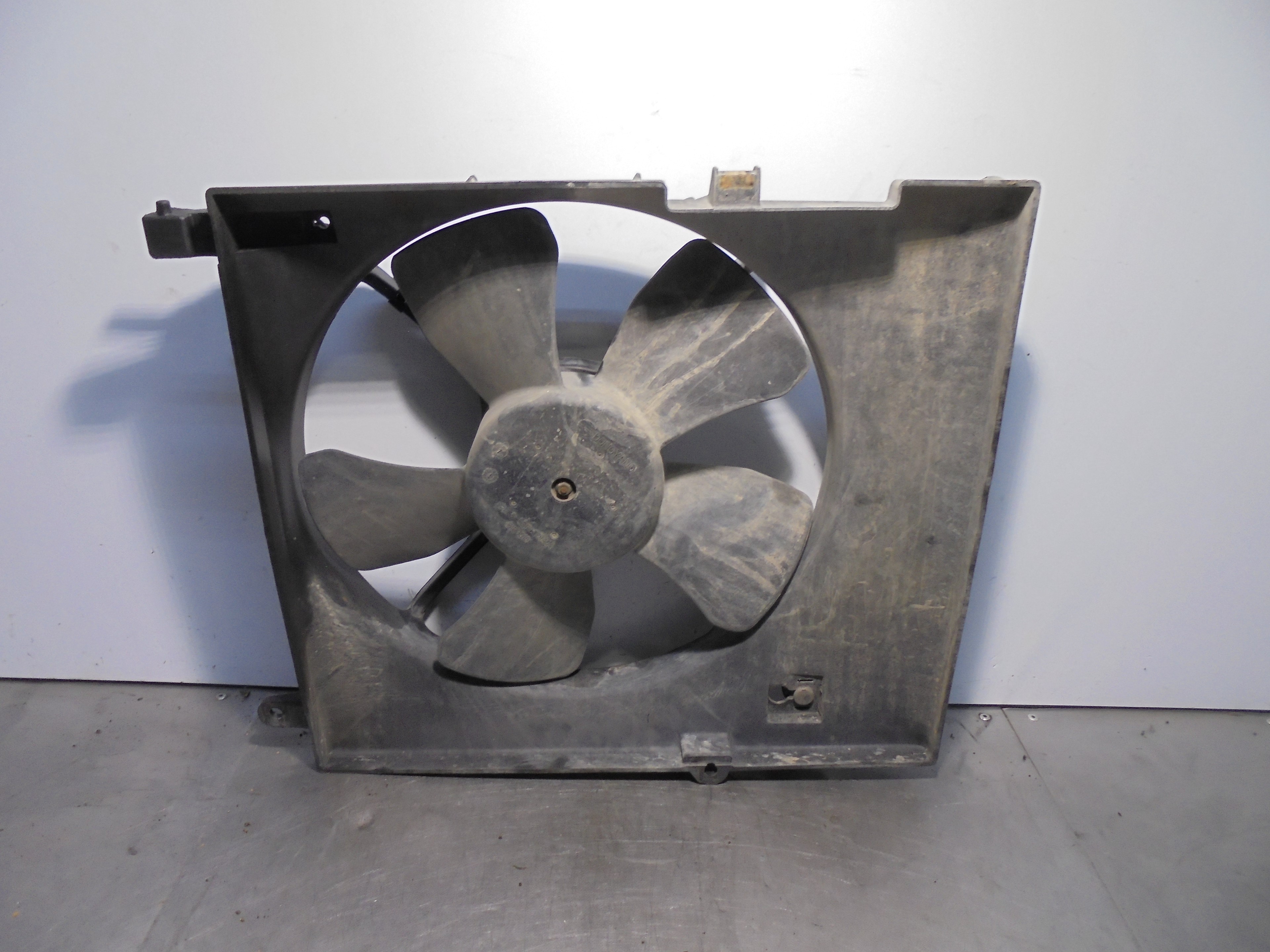 Recambio de electroventilador para daewoo kalos 1.2 se referencia OEM IAM 96536638  