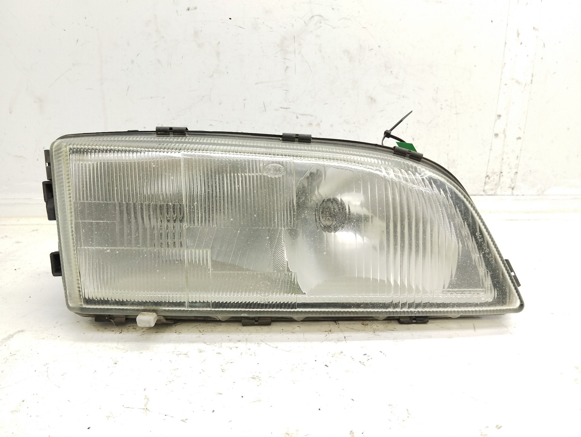 Recambio de faro derecho para volvo c70 cabriolet 2.4 t referencia OEM IAM 9169525  