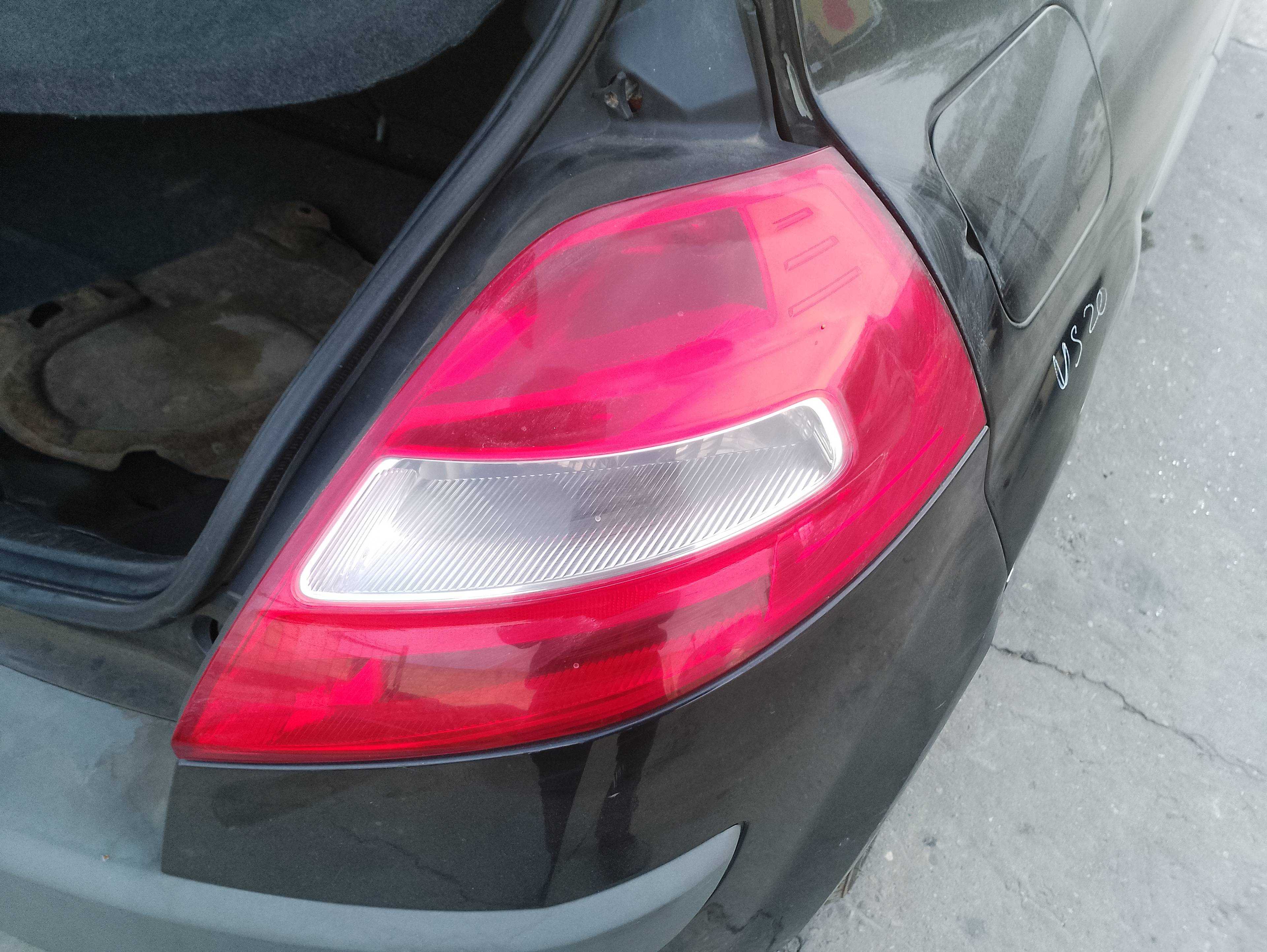 Recambio de piloto trasero derecho para renault megane ii berlina 3p confort dynamique referencia OEM IAM   