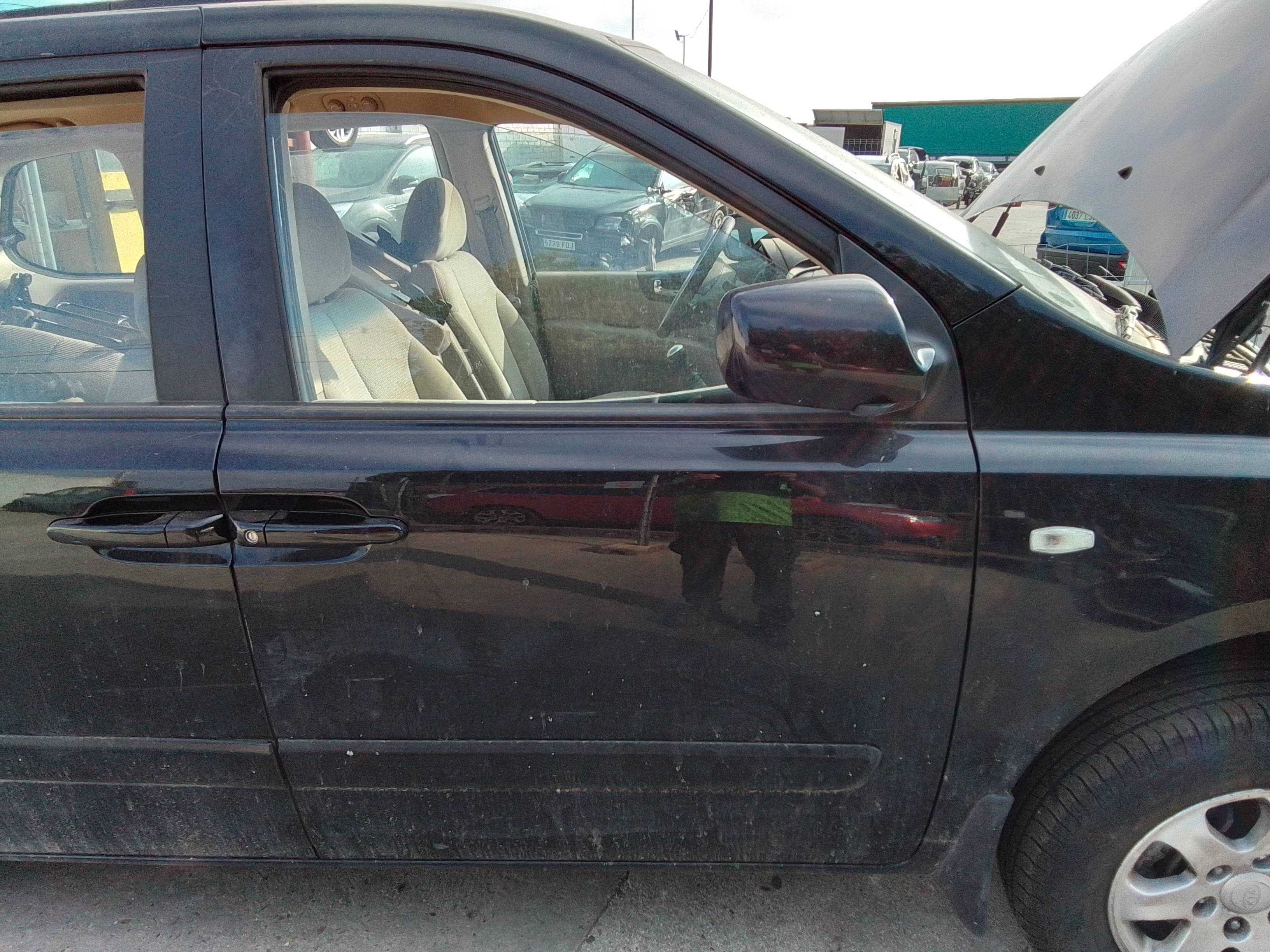 Recambio de puerta delantera derecha para kia carnival 2.9 crdi vgt active referencia OEM IAM   