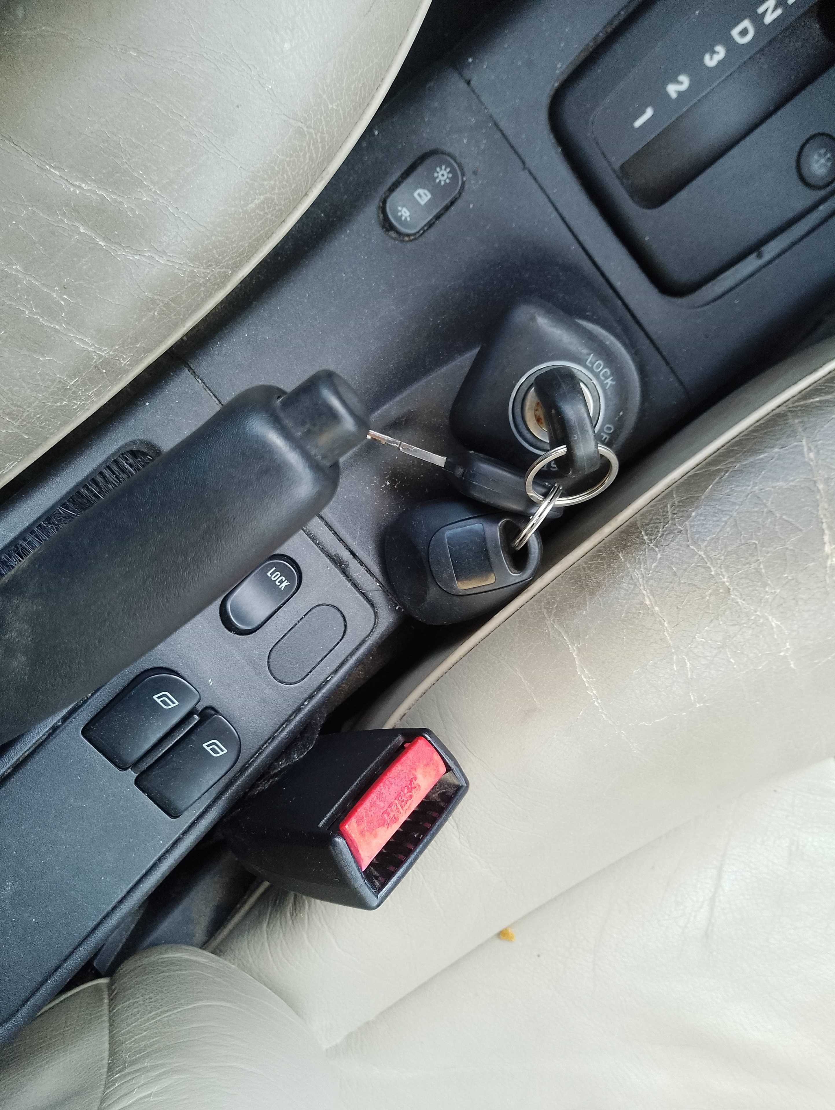 Recambio de mando elevalunas delantero izquierdo para saab 900 berlina 2.0 cat referencia OEM IAM   