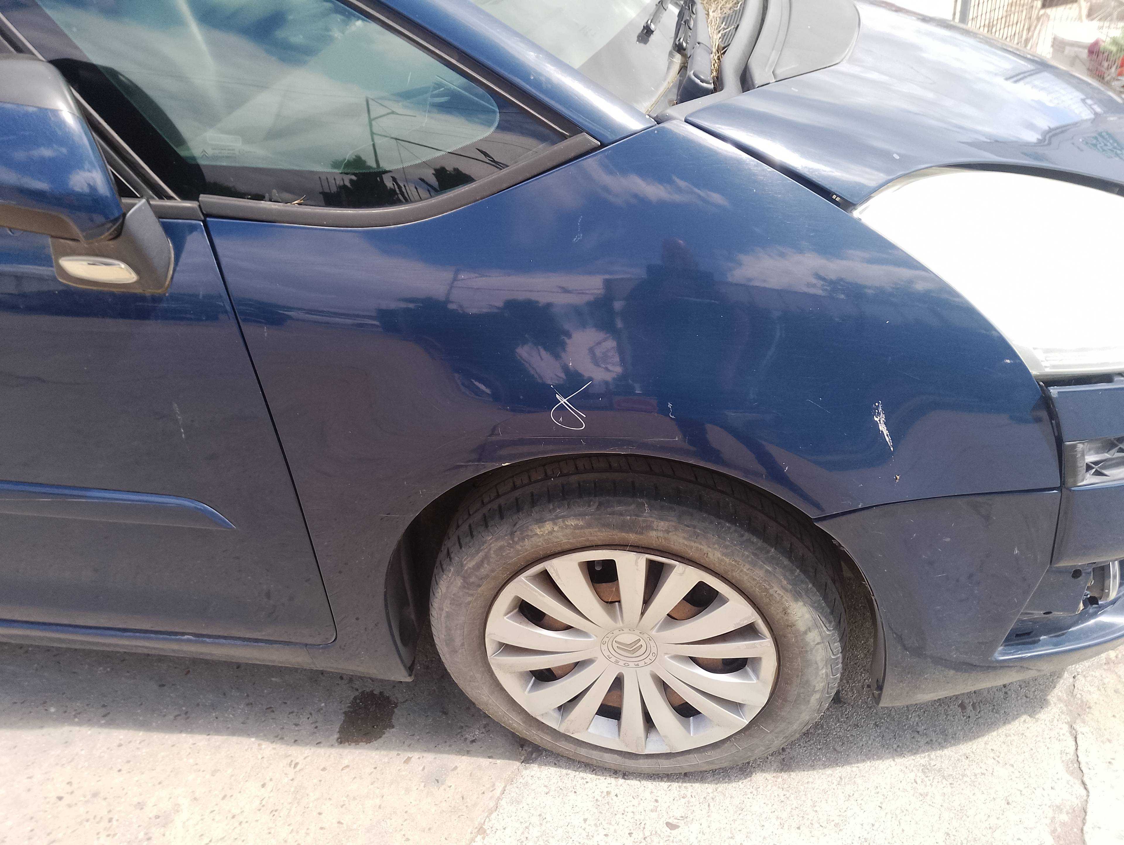 Recambio de aleta delantera derecha para citroën c4 picasso exclusive referencia OEM IAM   