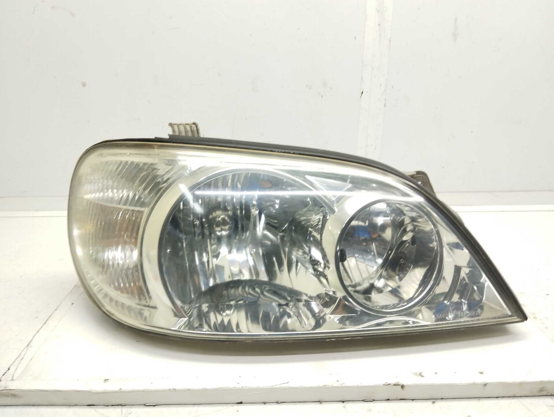 Recambio de faro derecho para kia carnival ii 2.9 cdri ex referencia OEM IAM   