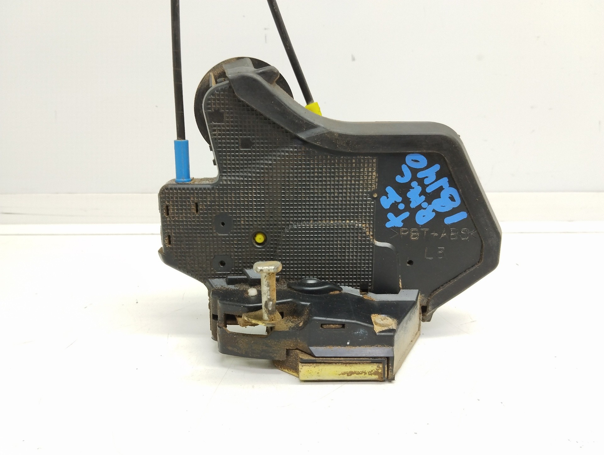 Recambio de cerradura puerta trasera izquierda para toyota land cruiser (j12) 3.0 d-4d gx referencia OEM IAM 30718015  