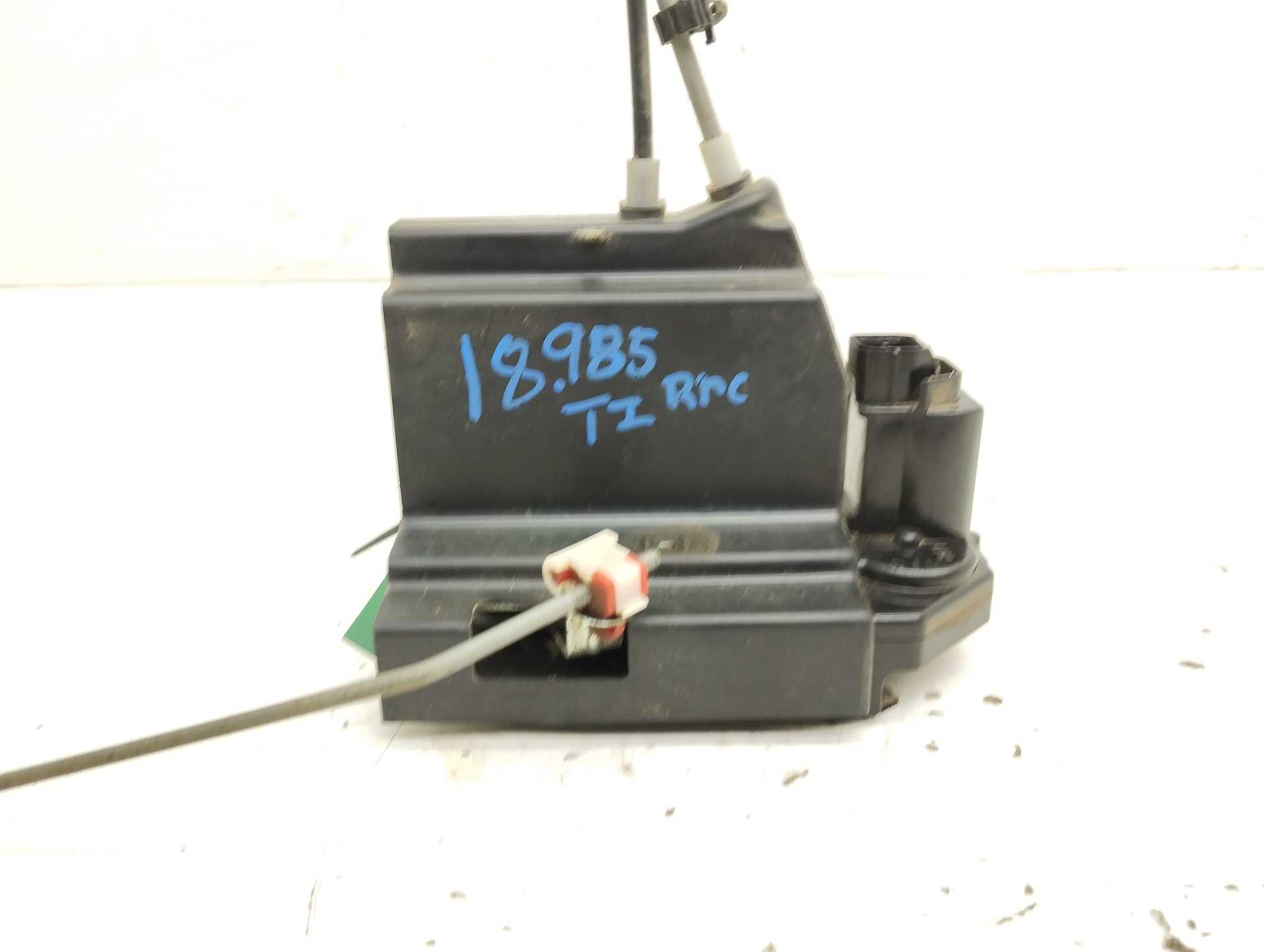 Recambio de cerradura puerta trasera izquierda para ssangyong actyon 200 xdi referencia OEM IAM A045035  
