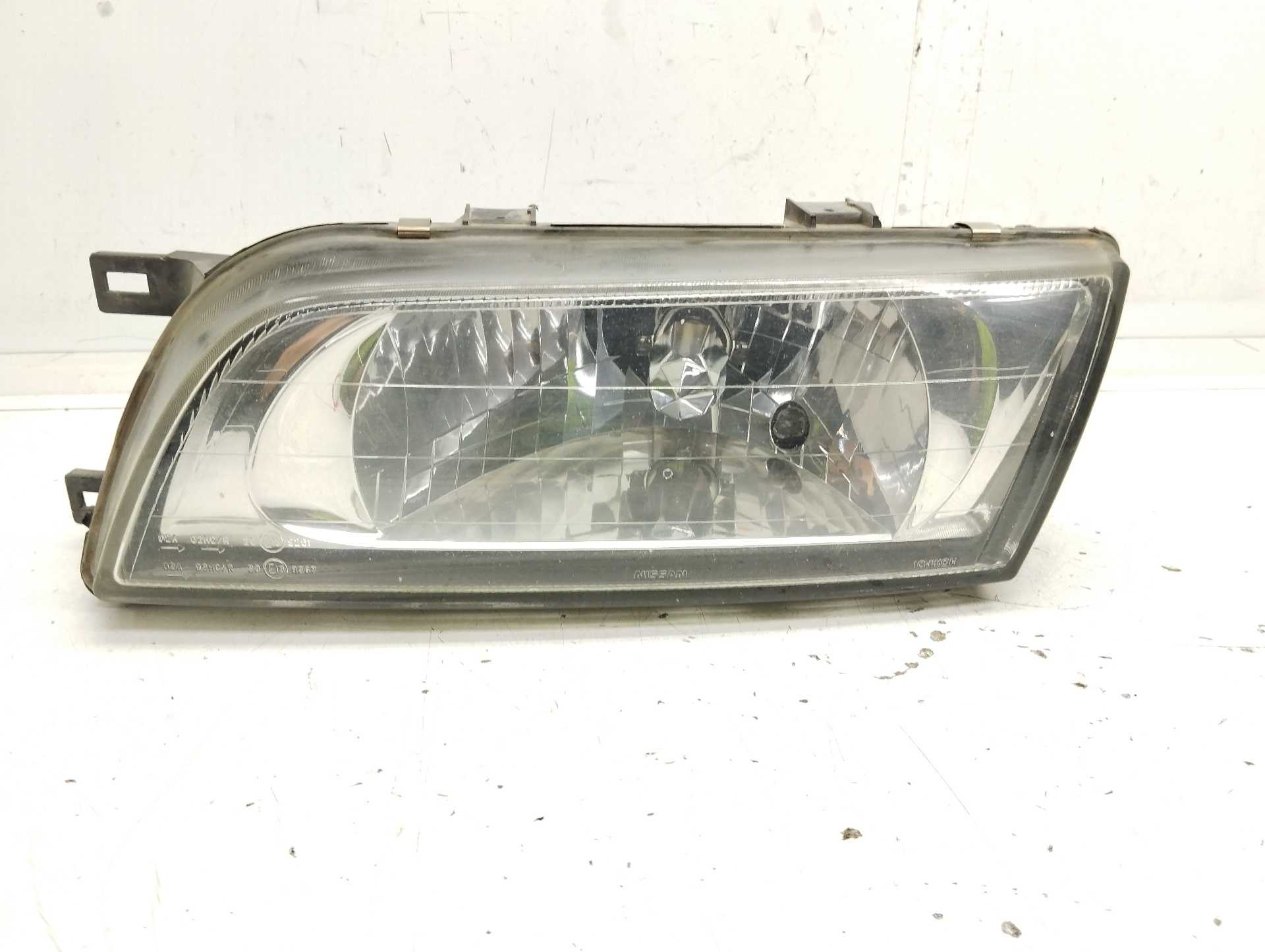 Recambio de faro izquierdo para nissan almera (n15) gx referencia OEM IAM   