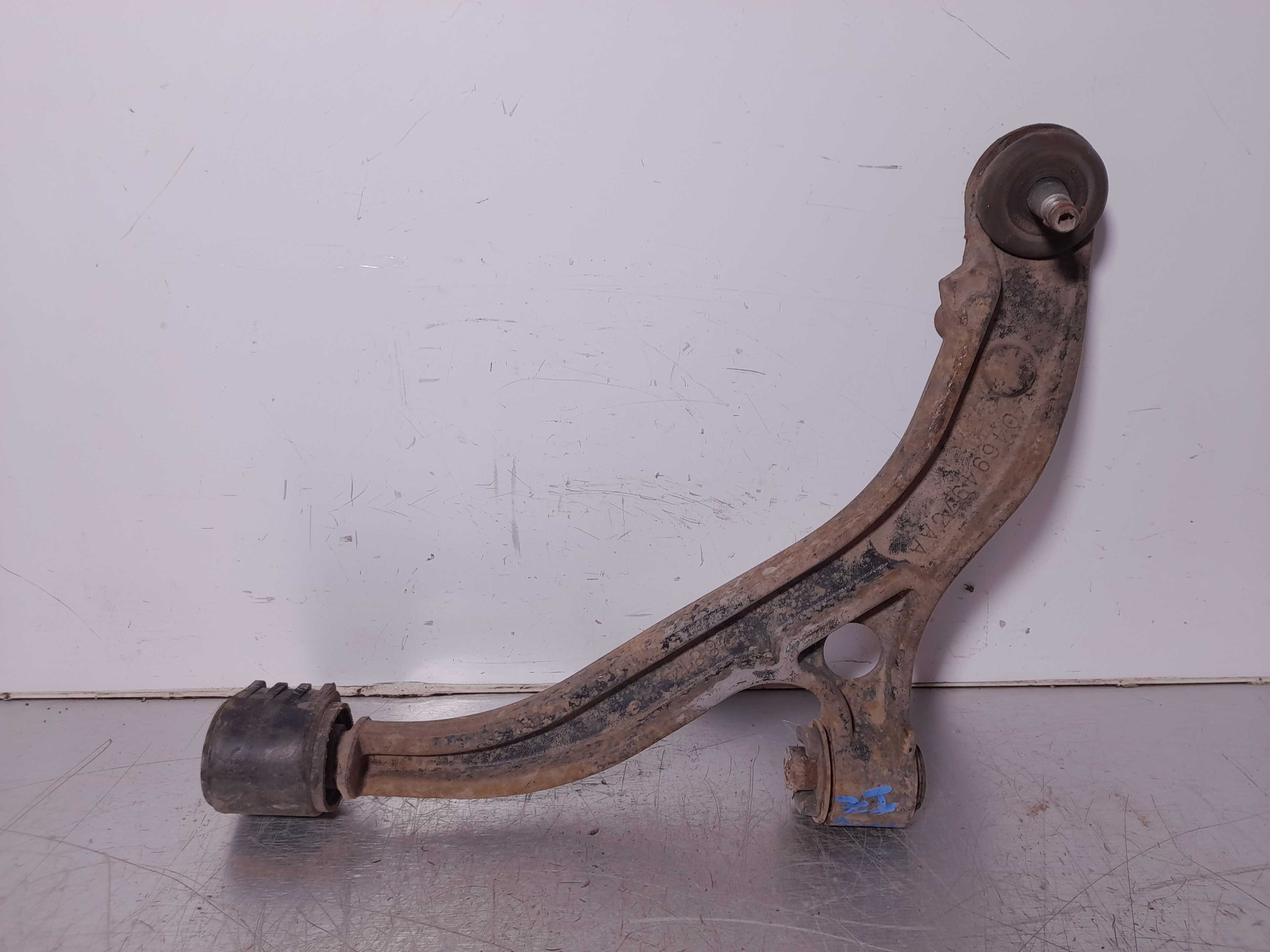 Recambio de brazo suspension inferior delantero izquierdo para chrysler voyager (rg) 2.5 crd lx referencia OEM IAM   
