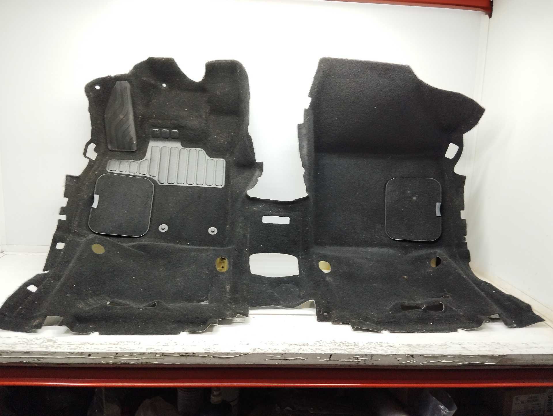 Recambio de moqueta interior para renault scenic iv black edition referencia OEM IAM 749028089R  