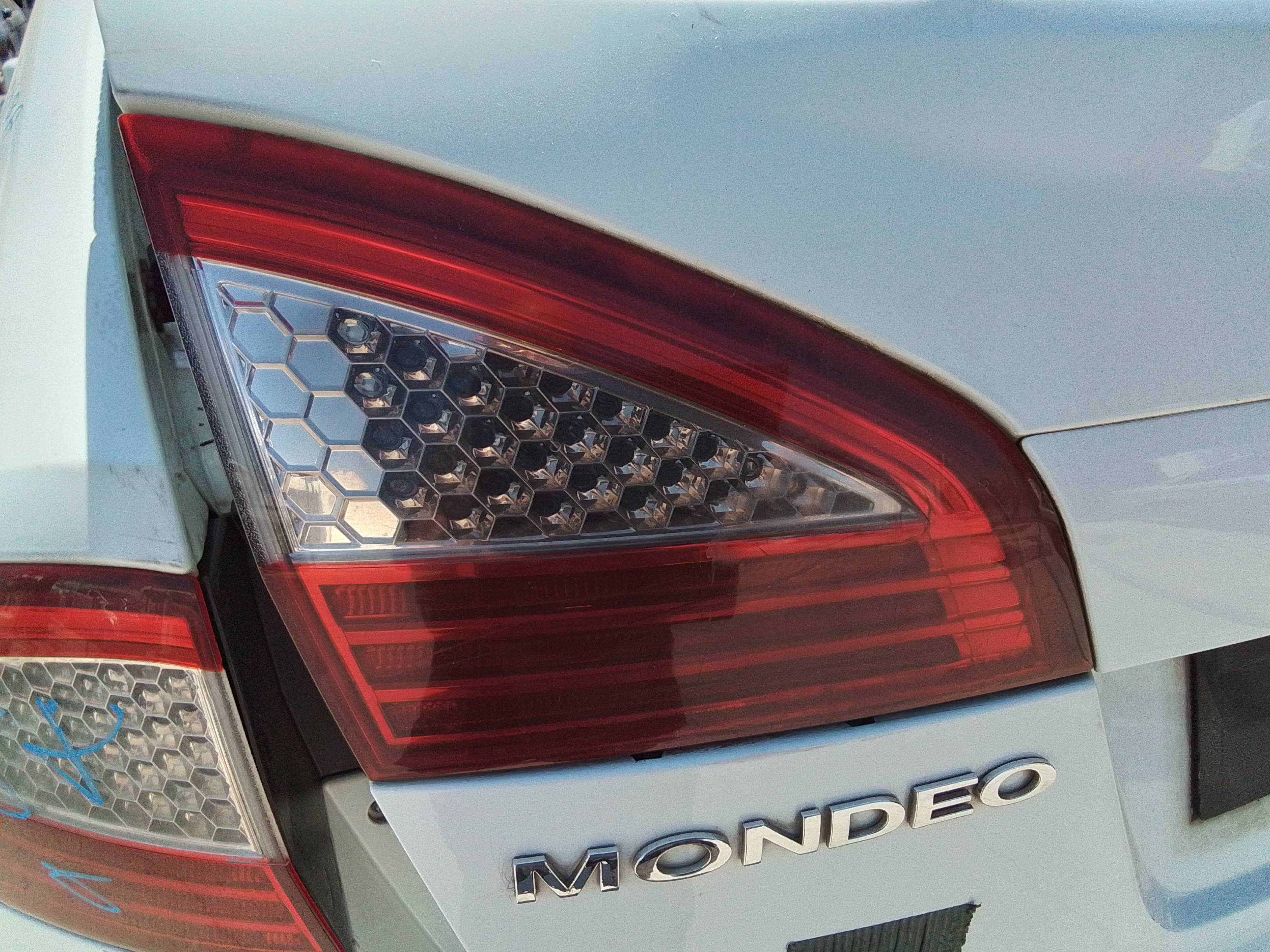 Recambio de piloto porton trasero izquierdo para ford mondeo ber. (ca2) 2.0 tdci cat referencia OEM IAM   