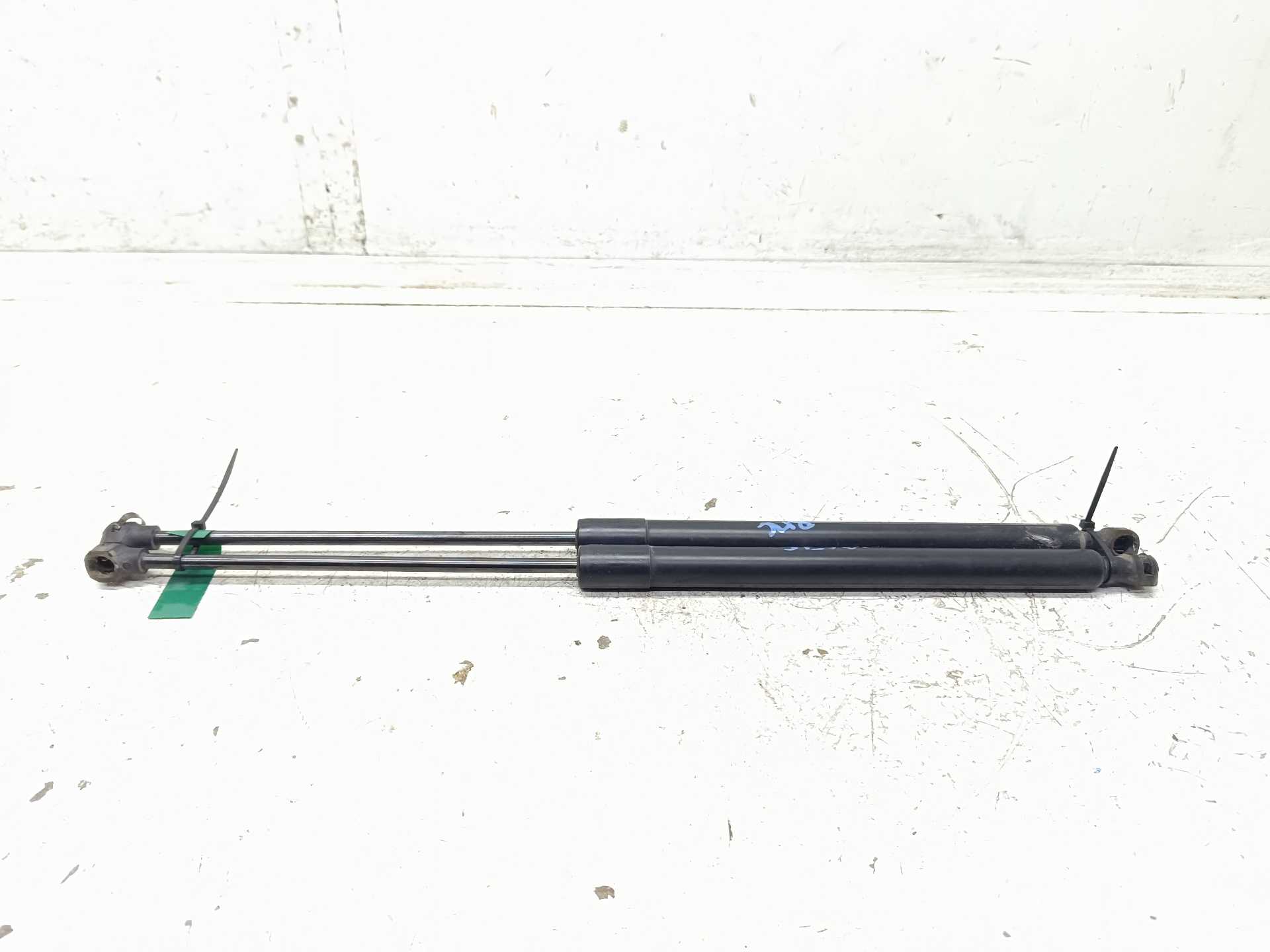 Recambio de amortiguadores maletero / porton para dacia lodgy laureate referencia OEM IAM 904528093R  