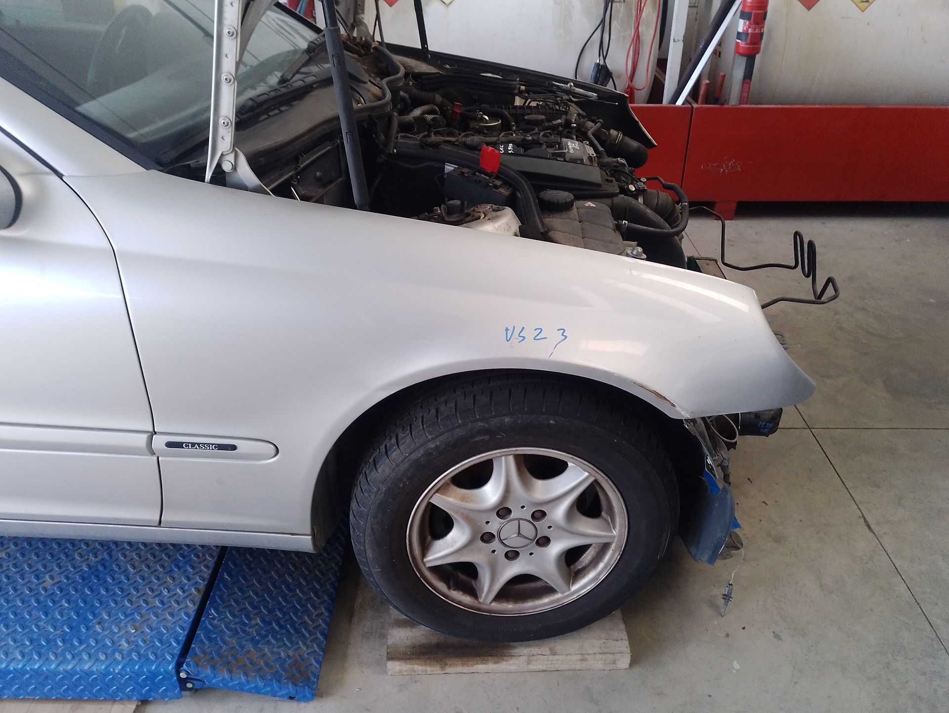 Recambio de aleta delantera derecha para mercedes-benz clase c (w203) c 220 cdi (203.006) referencia OEM IAM   